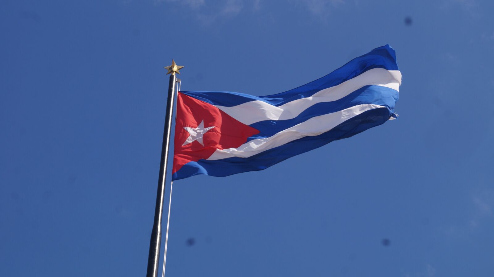 Sony SLT-A57 sample photo. Cuba, textura, bandera photography