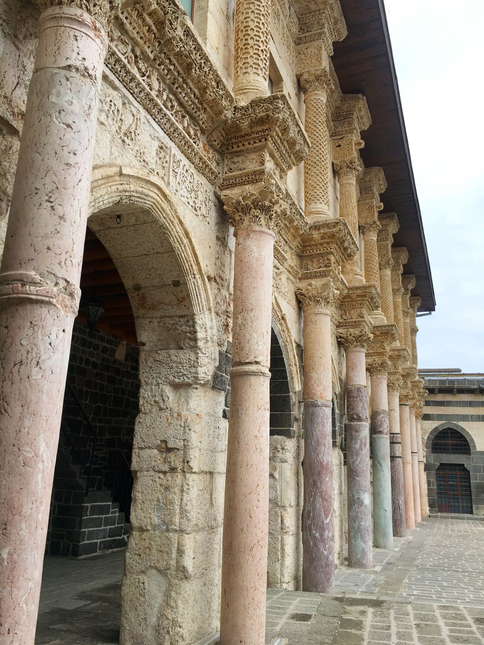 iPhone 6s back camera 4.15mm f/2.2 sample photo. Diyarbakir, travel, mosque photography