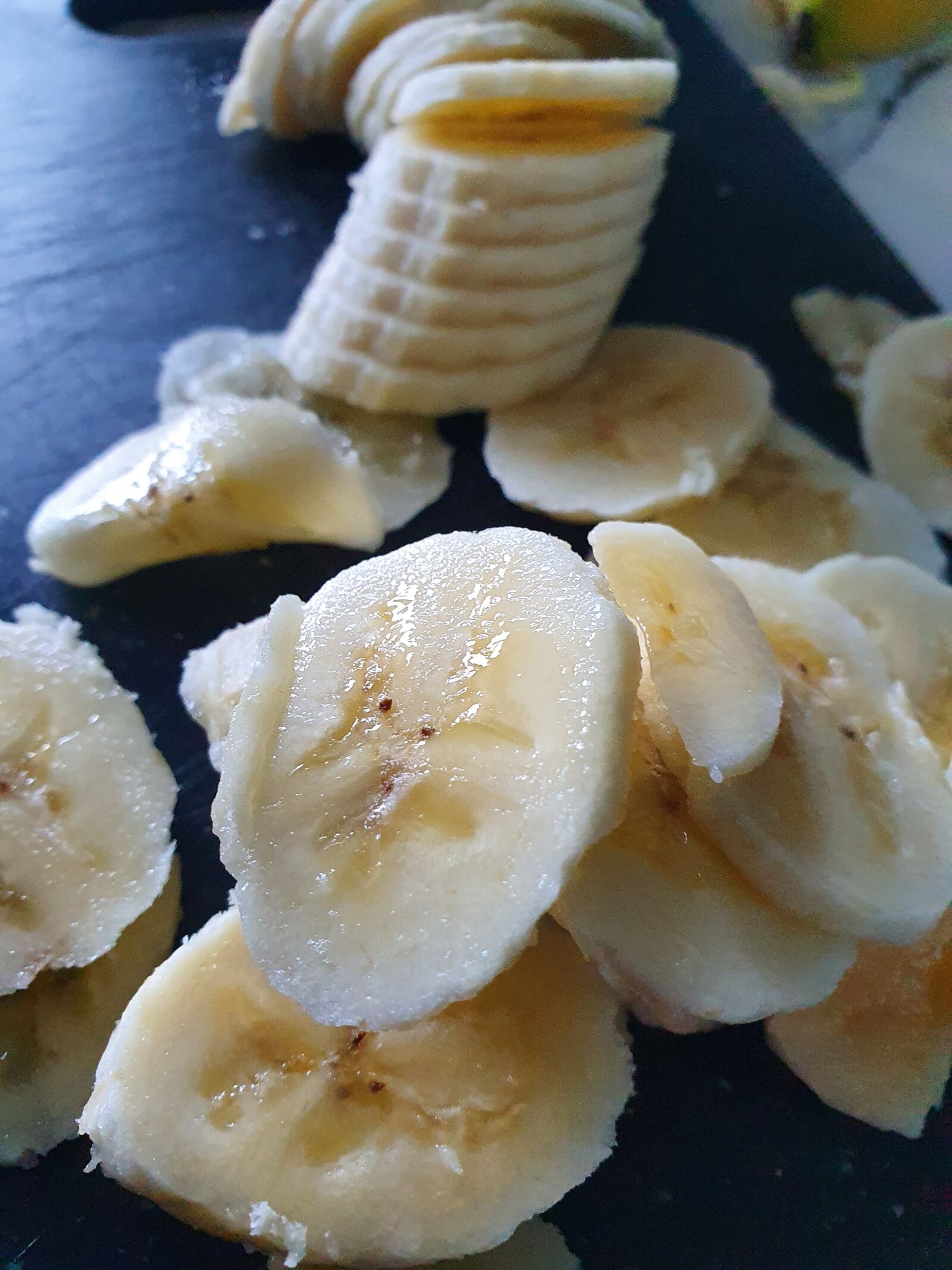 Samsung Galaxy S10 sample photo. Bananas, sliced, sweet photography