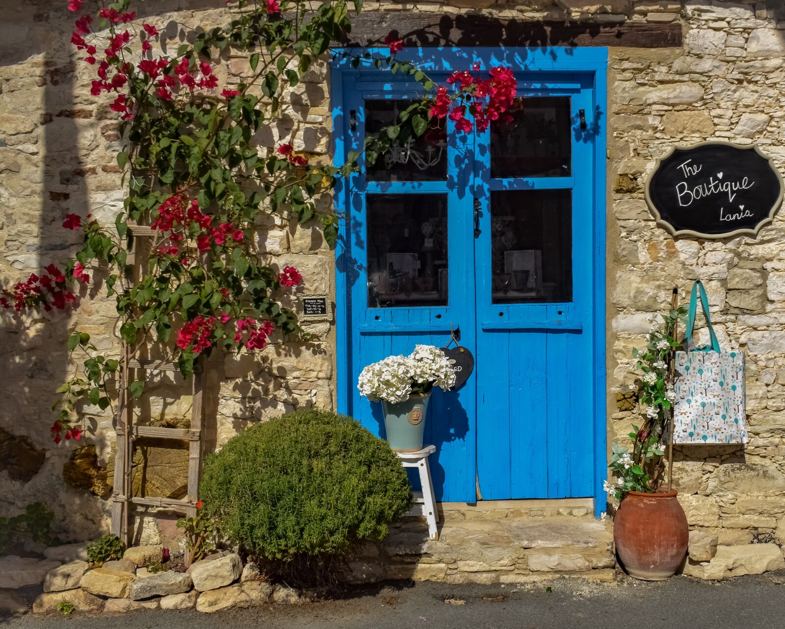 Nikon D3300 sample photo. Shop, facade, architecture photography