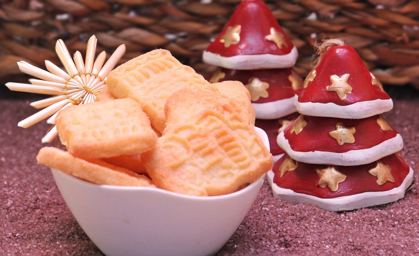 Canon EOS 550D (EOS Rebel T2i / EOS Kiss X4) sample photo. Speculaas, pastries, christmas cookies photography