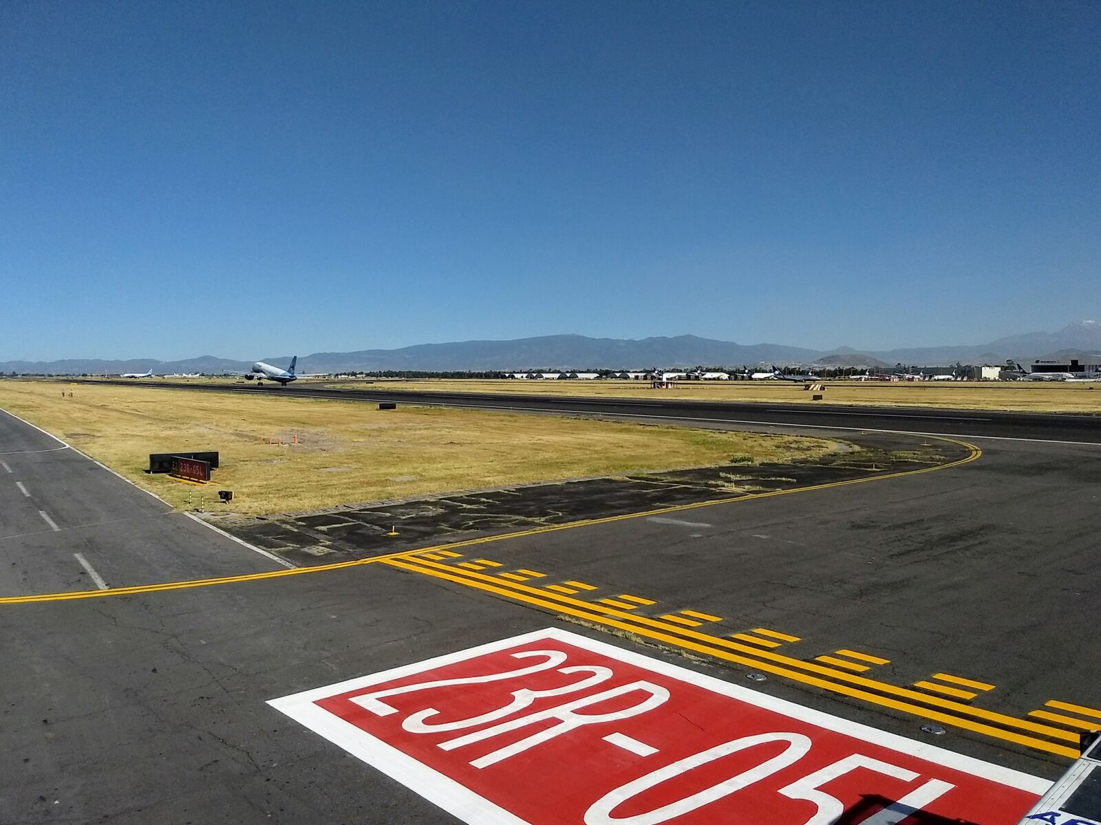 Motorola Moto G (5) Plus sample photo. Airport, runway, aircraft photography