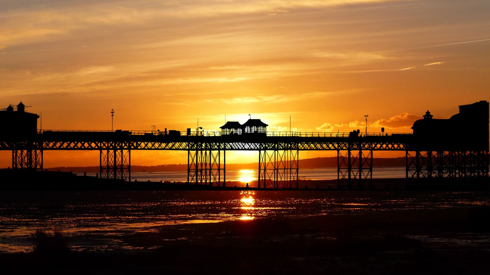 Panasonic Lumix DMC-FZ200 sample photo. Sunset, pontoon, wharf photography