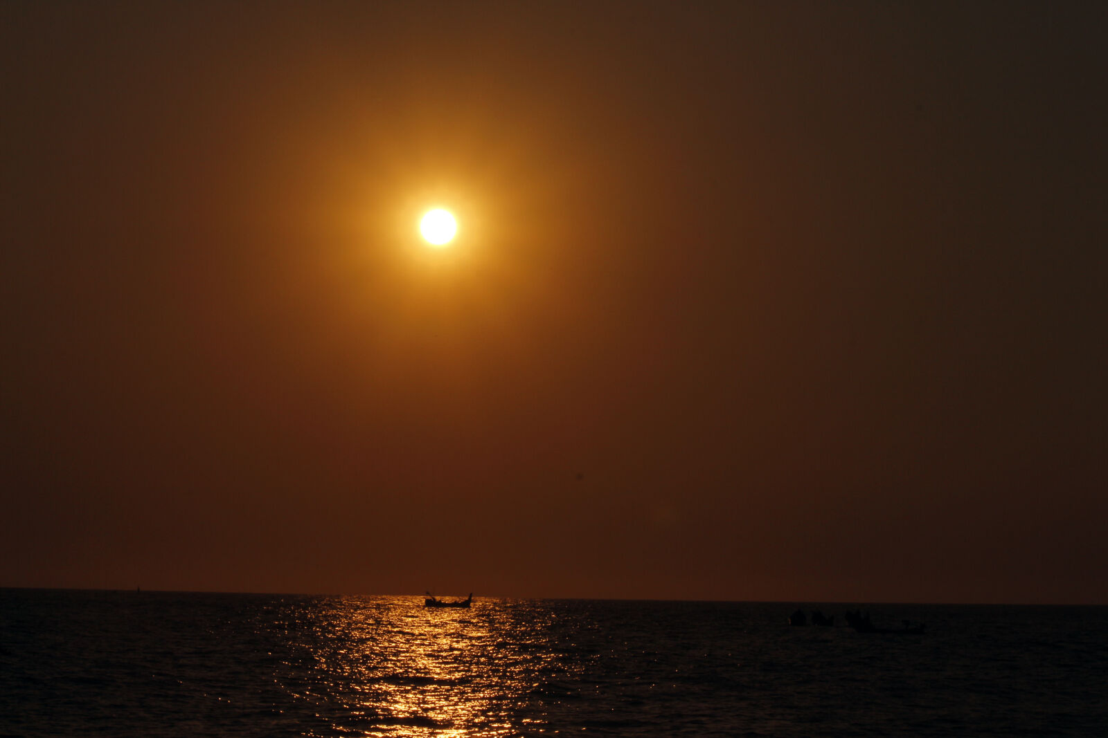 Canon EOS 700D (EOS Rebel T5i / EOS Kiss X7i) sample photo. Beach, beach, sunset, boat photography