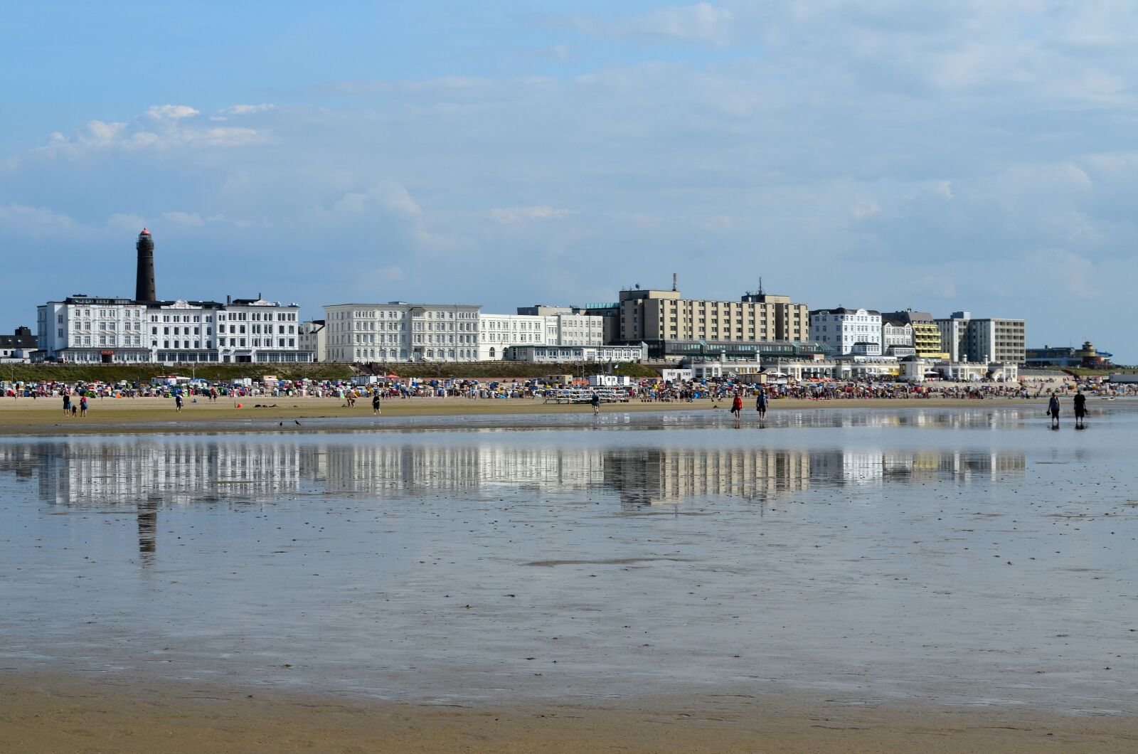 Nikon D5100 sample photo. Borkum, lighthouse, promenade photography