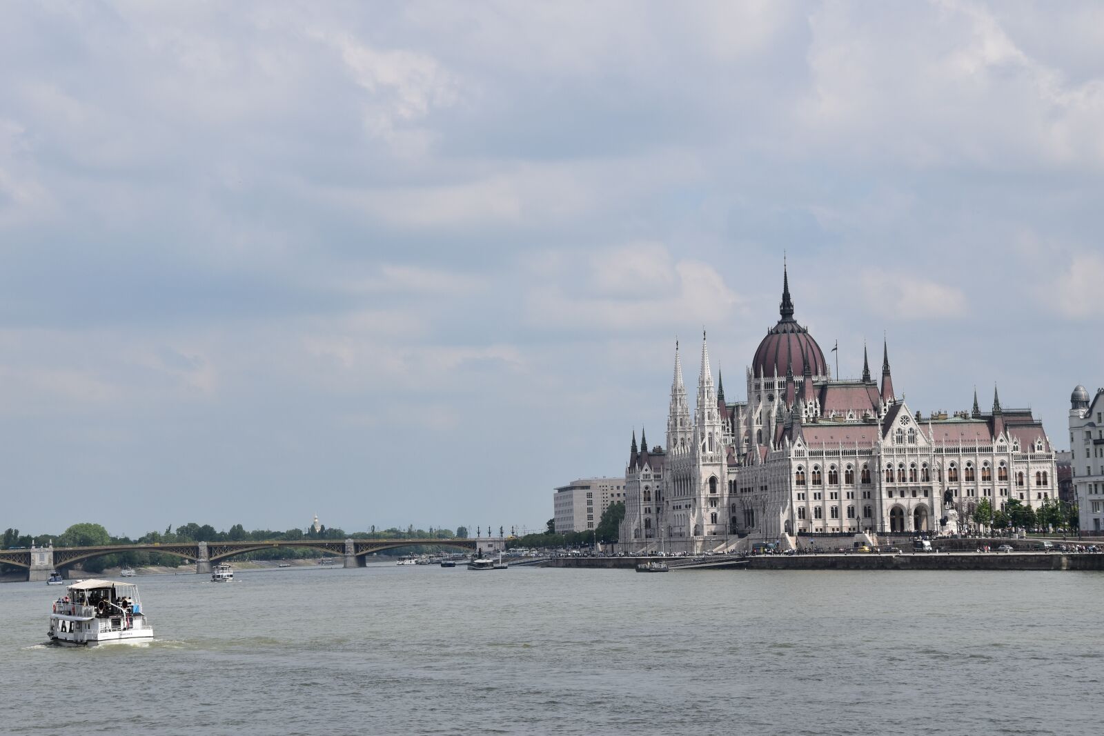 Nikon D5600 sample photo. Budapest, danube, parliament photography