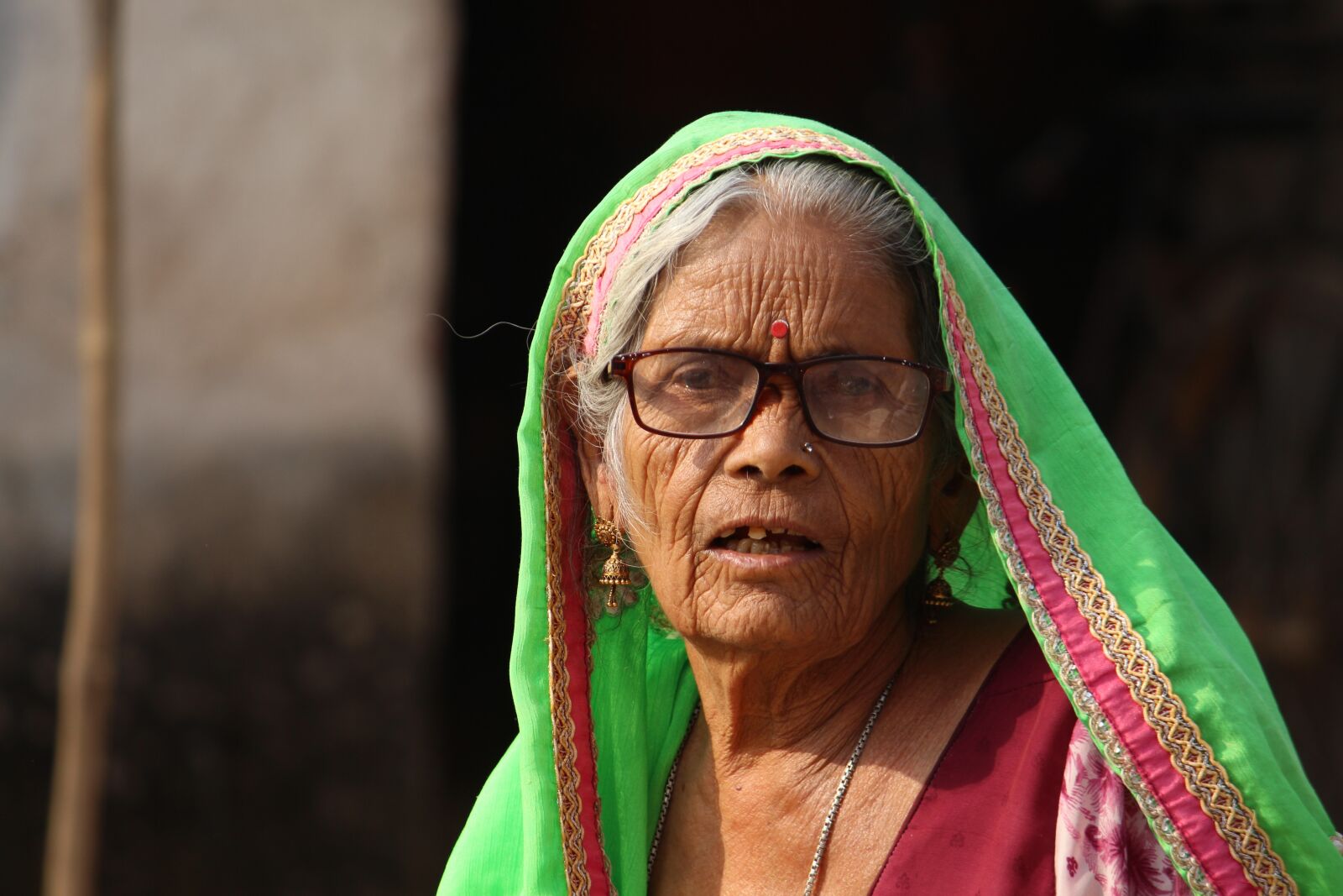 Canon EOS 700D (EOS Rebel T5i / EOS Kiss X7i) sample photo. Old women, old lady photography