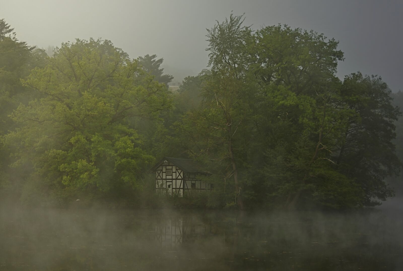 Nikon D5200 sample photo. Sunrise, fog, lake photography