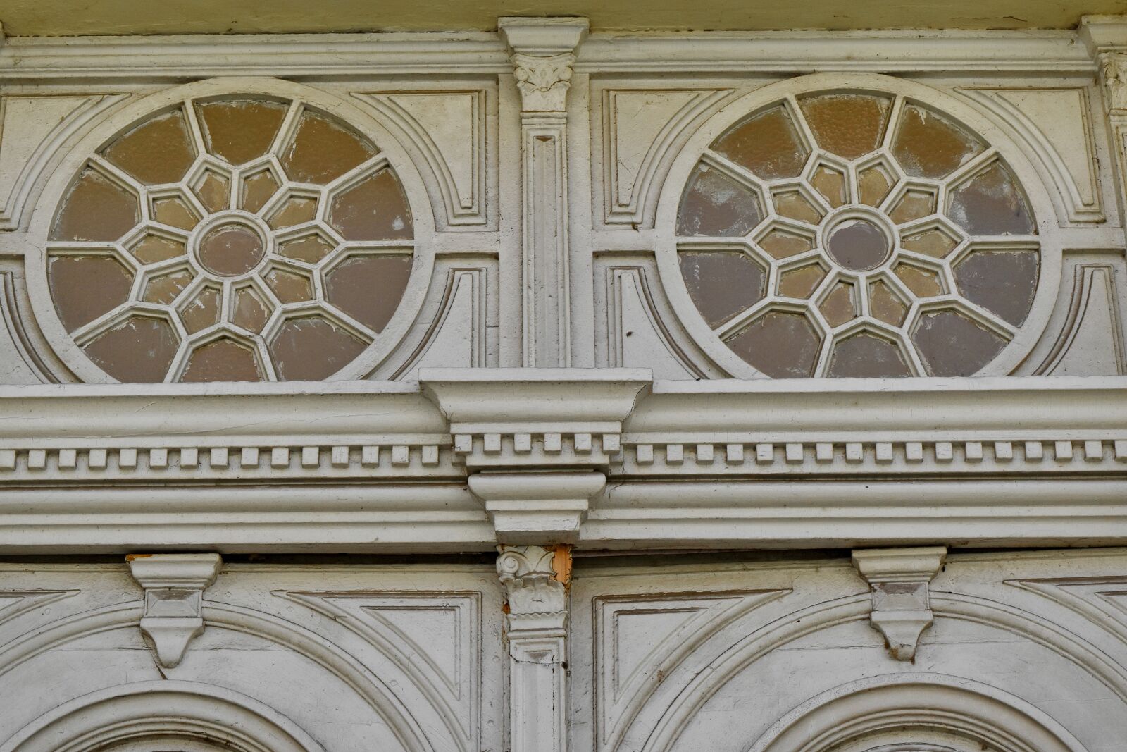 Nikon D5500 sample photo. Carving, front door, framework photography