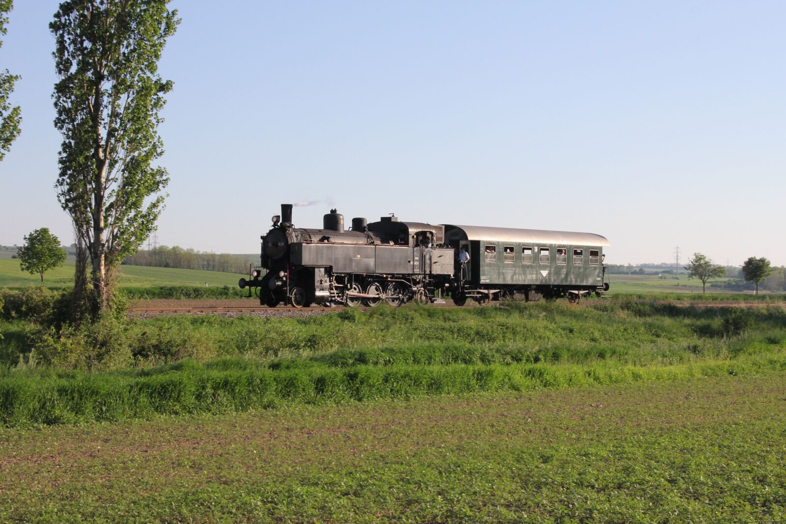 Canon EOS 60D + Canon TS-E 90mm F2.8 Tilt-Shift sample photo. Steam locomotive, railway, row 93 photography