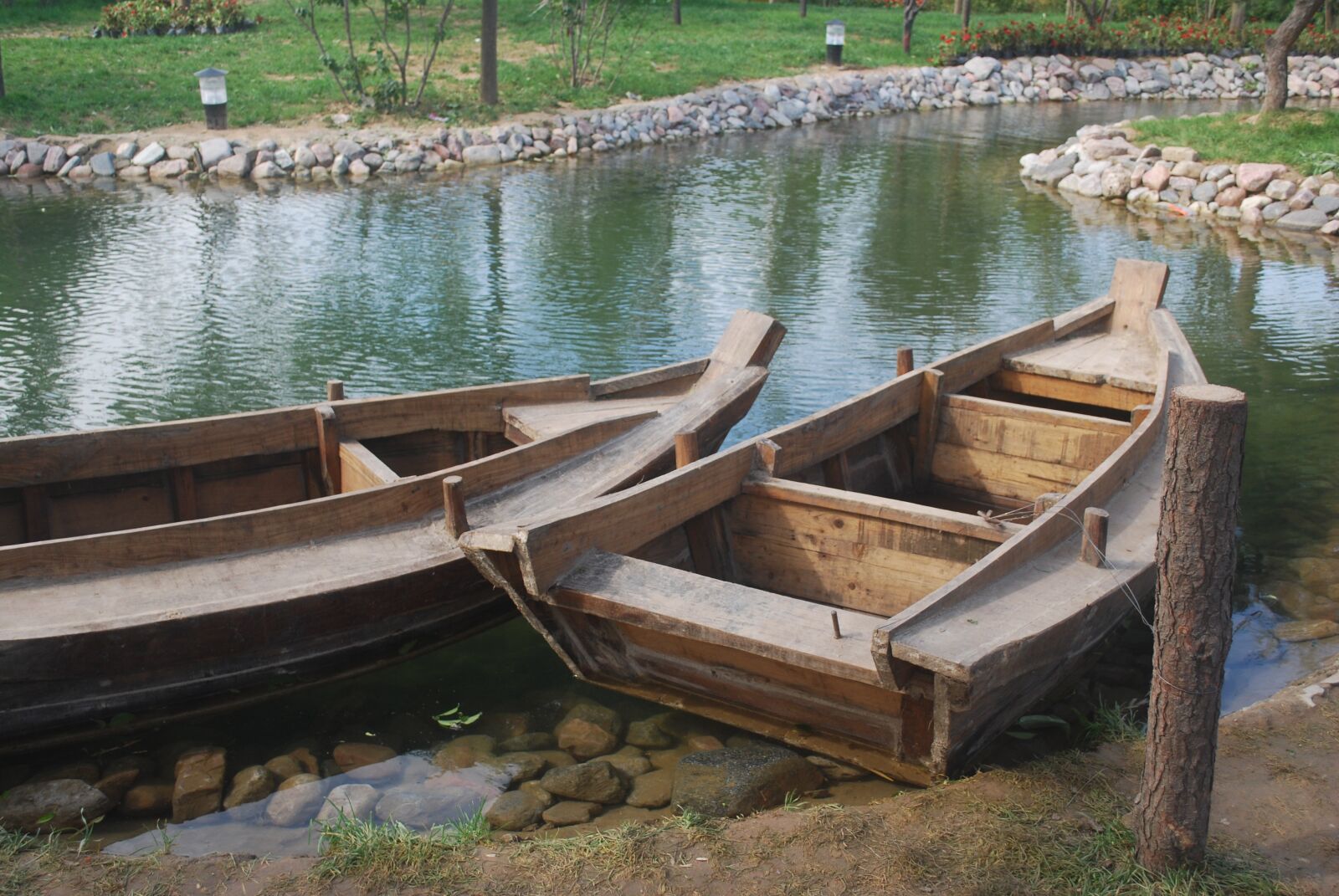Nikon D60 sample photo. Chinese, rowboats, pond photography