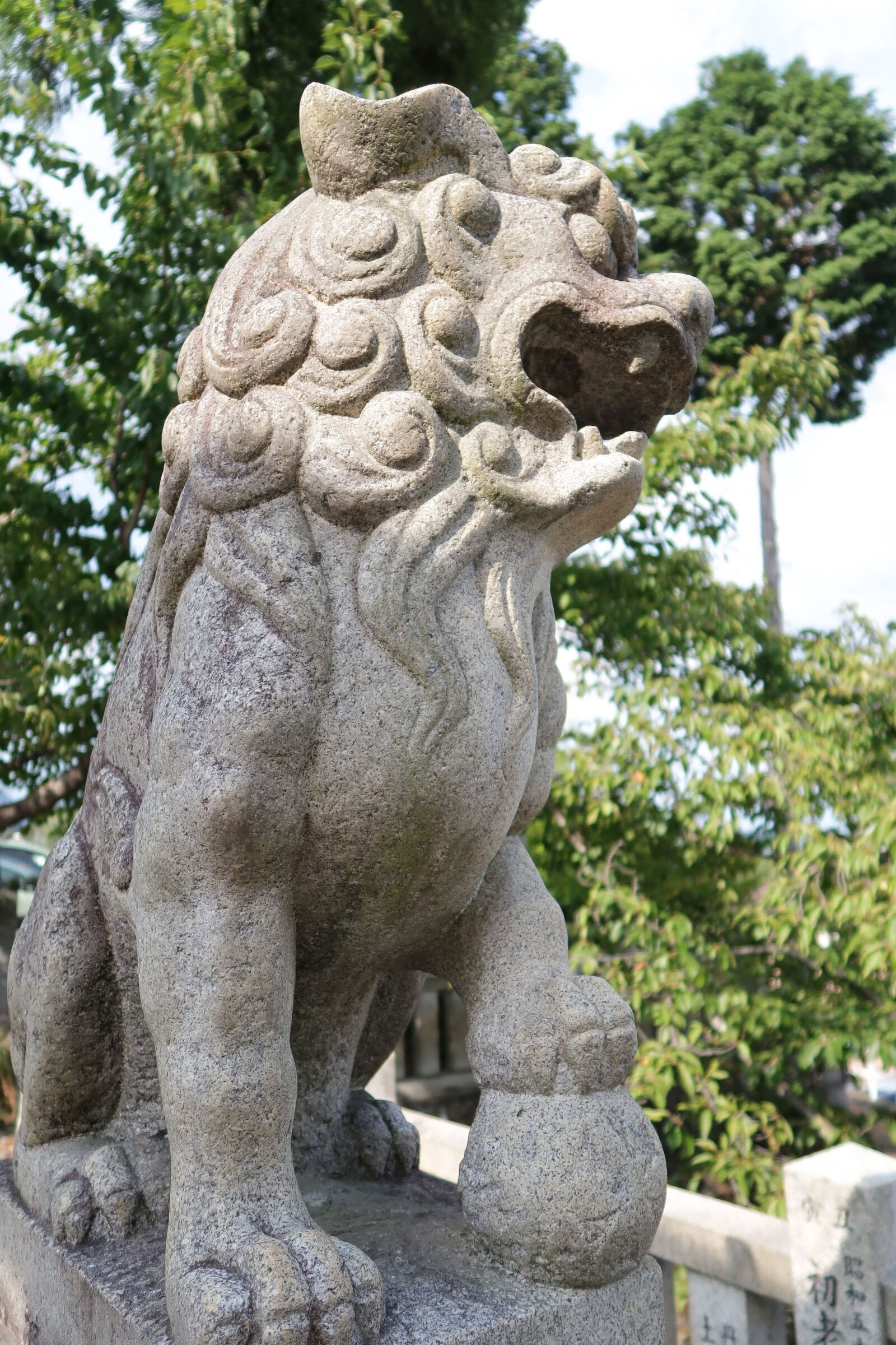 Canon PowerShot G7 X Mark II sample photo. Guardian dogs, stone statues photography