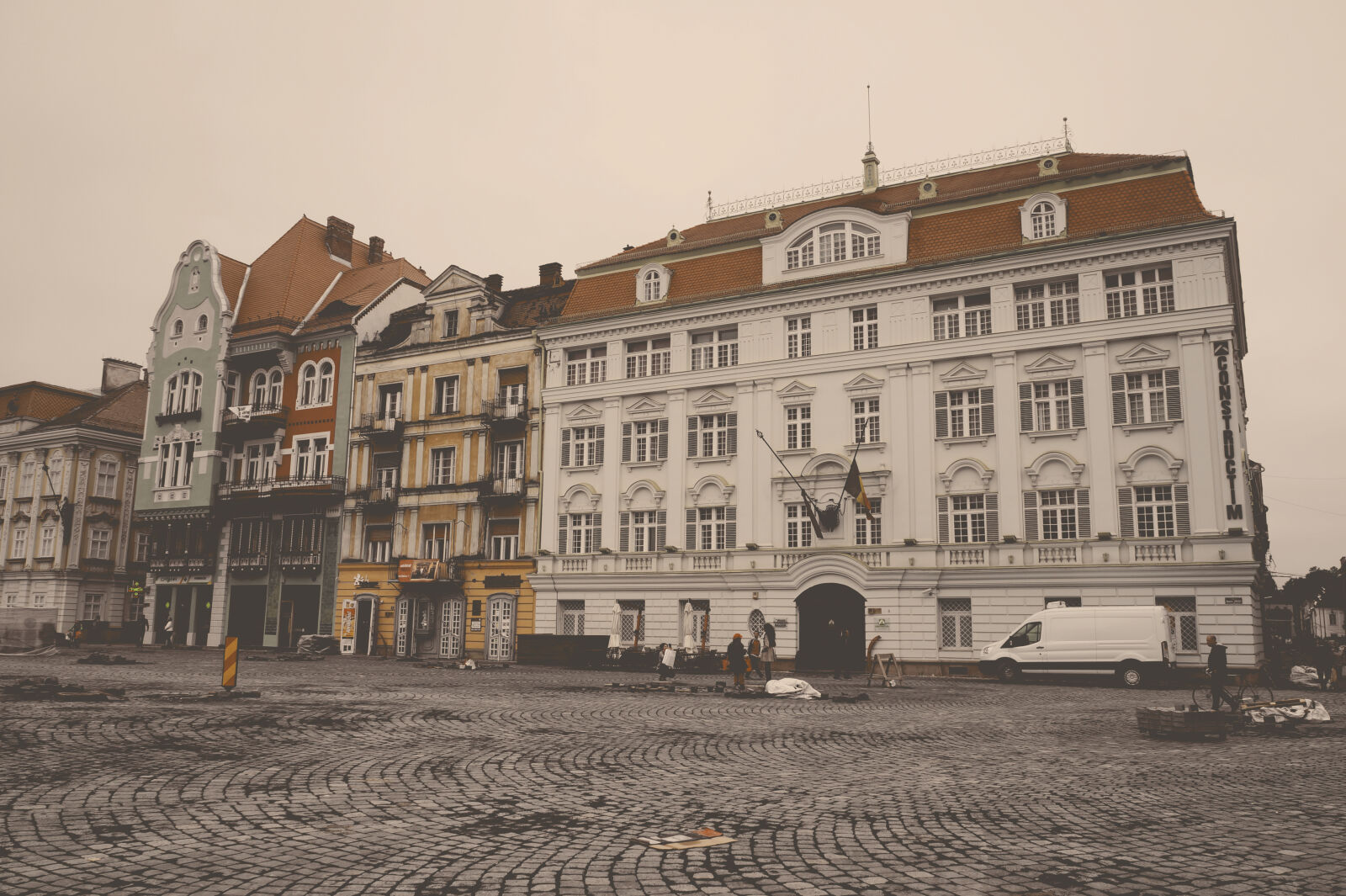 Sony Alpha a3000 + Sony E 18-55mm F3.5-5.6 OSS sample photo. Architecture, autumn, buildings, colorful photography