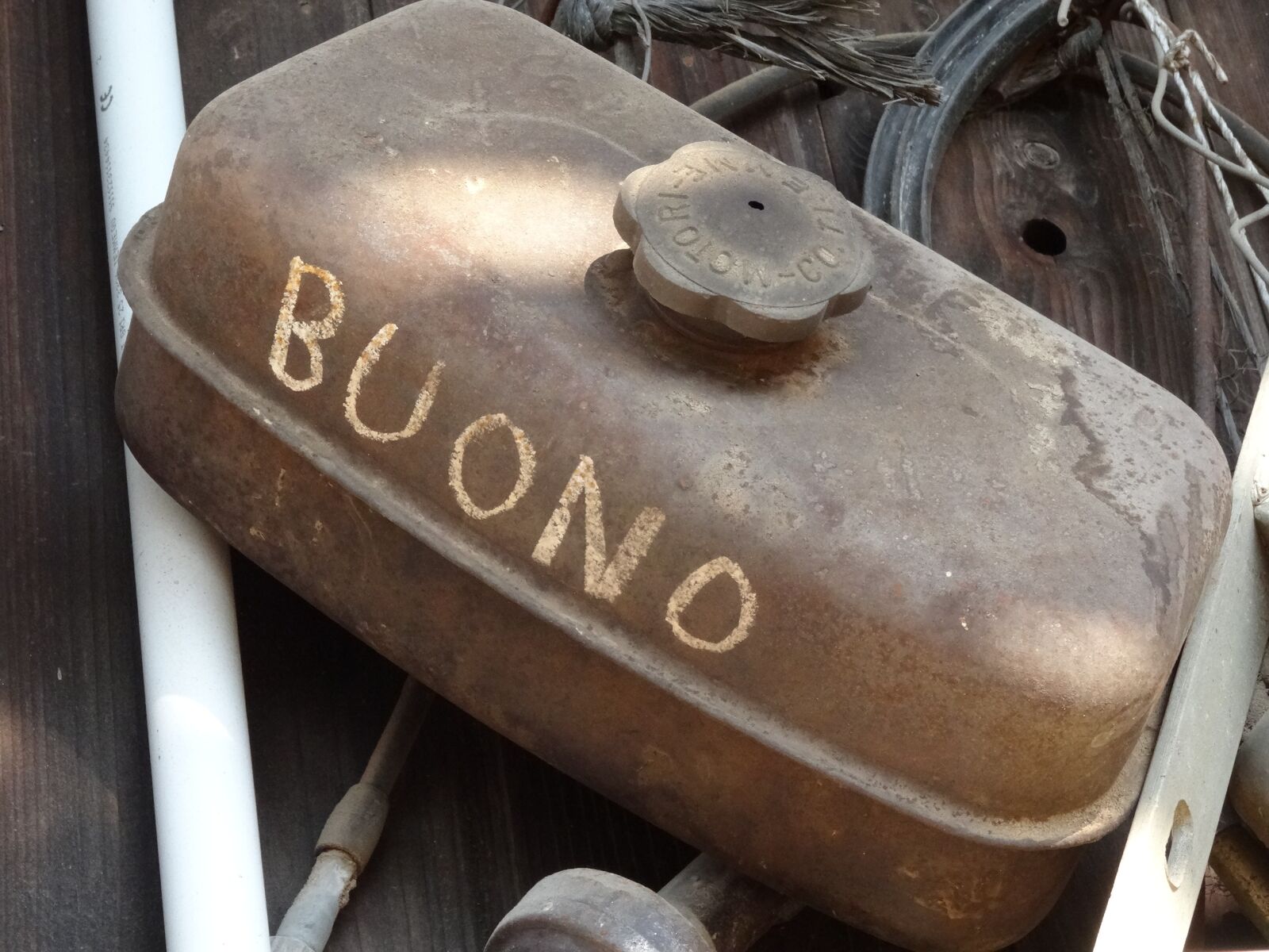 Sony DSC-HX50 sample photo. Tank, container, old photography