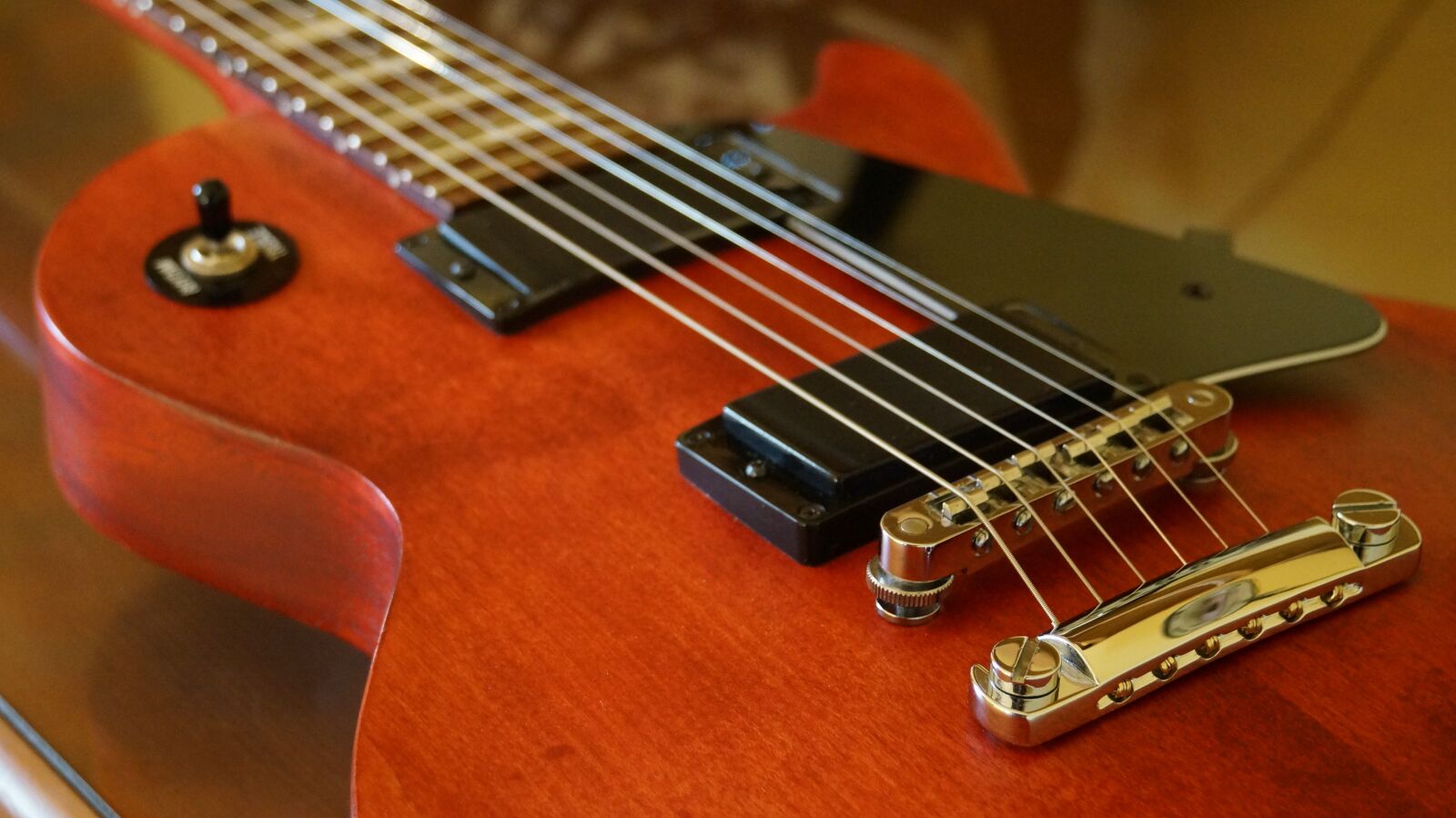 Sony NEX-VG30E sample photo. Gibson, guitar, electric guitar photography