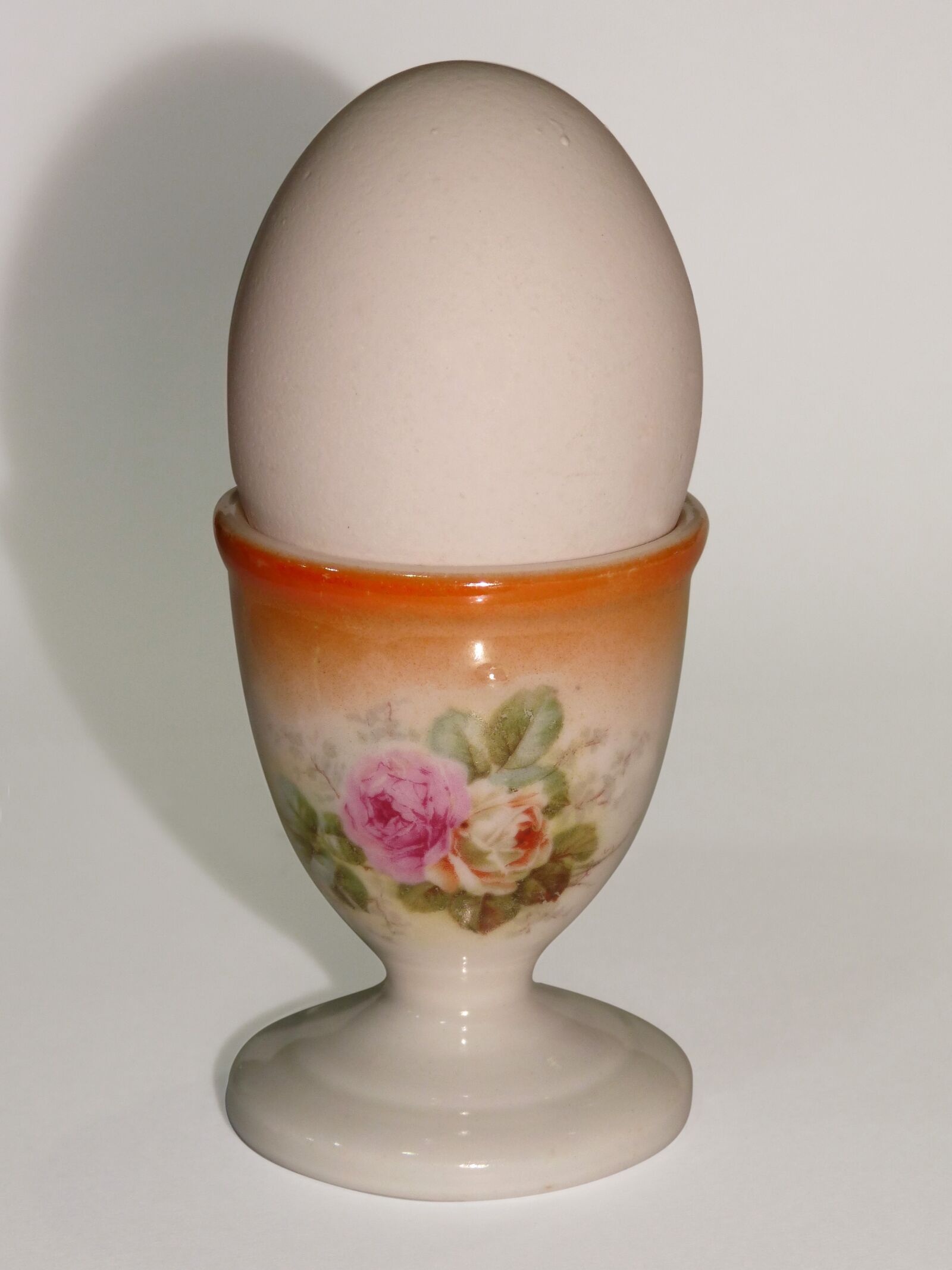 Panasonic DMC-FZ62 sample photo. Egg, egg cup, porcelain photography