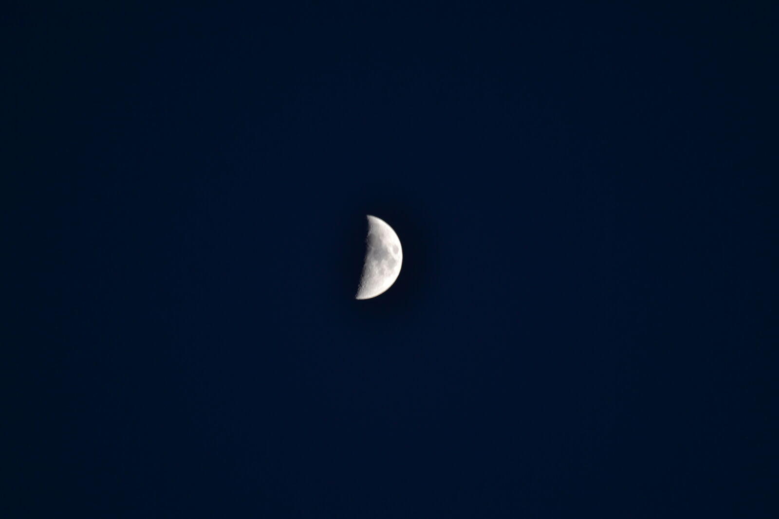 Sigma 70-300mm F4-5.6 APO DG Macro sample photo. Half, moon photography