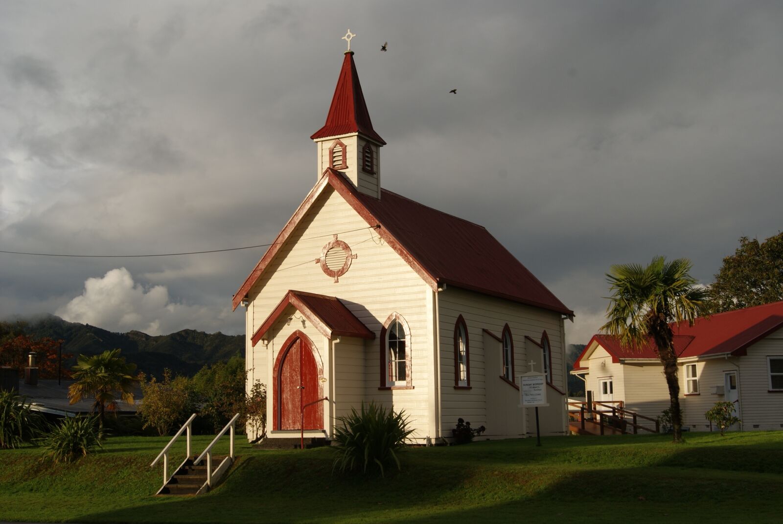 Sony Alpha DSLR-A230 sample photo. Old church, steeple, old photography