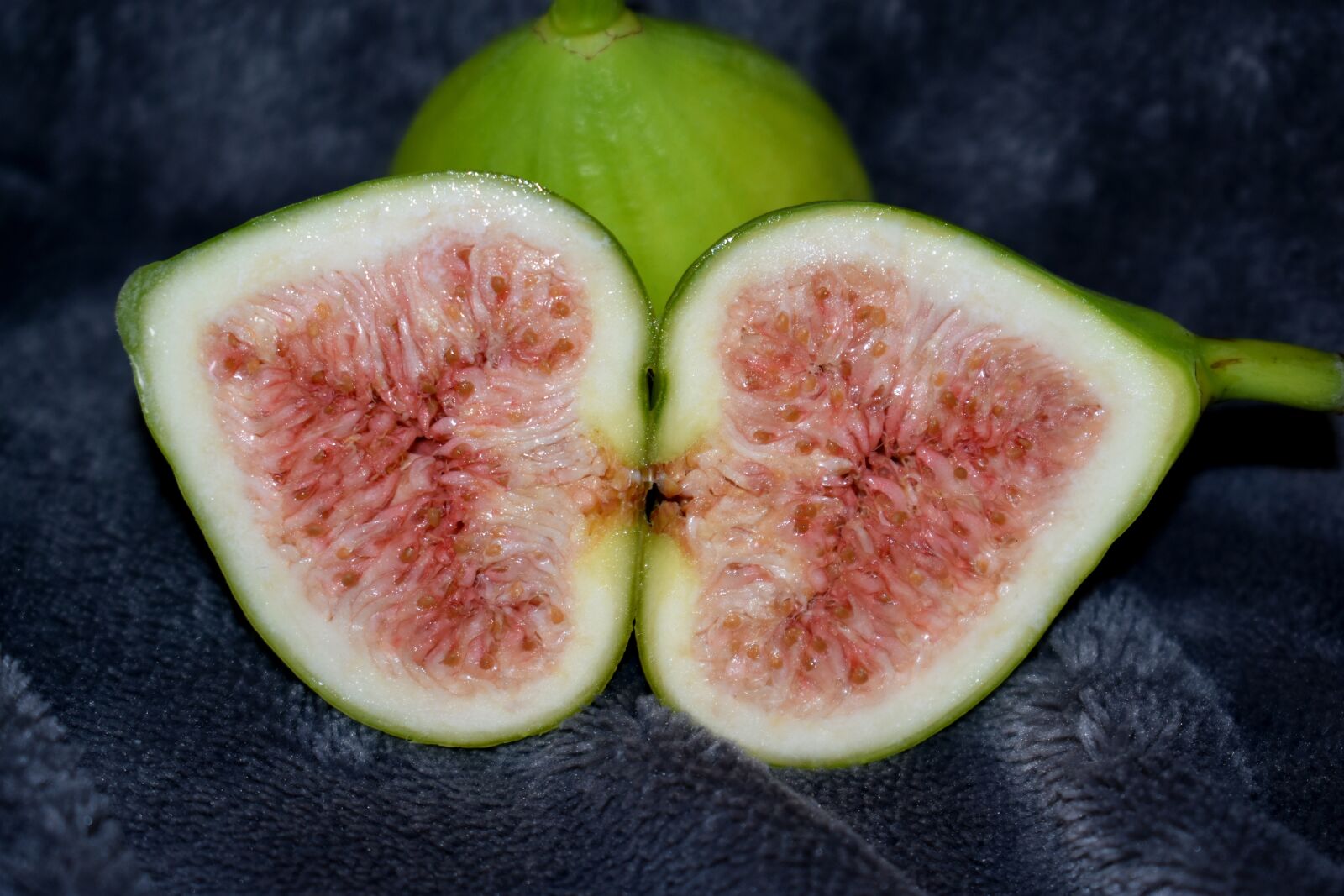Nikon D3400 sample photo. Fig, fruit, vitamins photography
