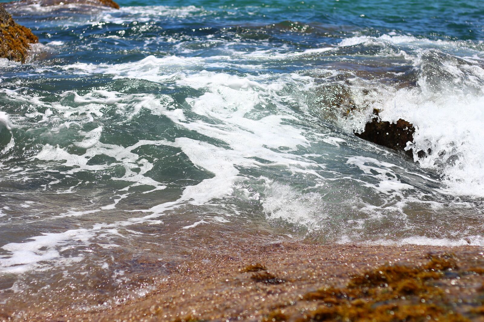 Canon EOS 700D (EOS Rebel T5i / EOS Kiss X7i) + Canon EF 50mm F1.8 STM sample photo. Beach, sea, summer photography