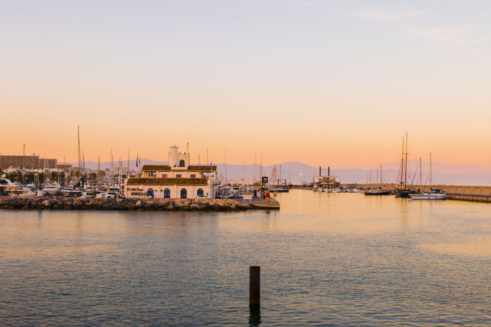 Canon EOS 70D + Sigma 30mm F1.4 EX DC HSM sample photo. Landscape, sunset, port, harbour photography