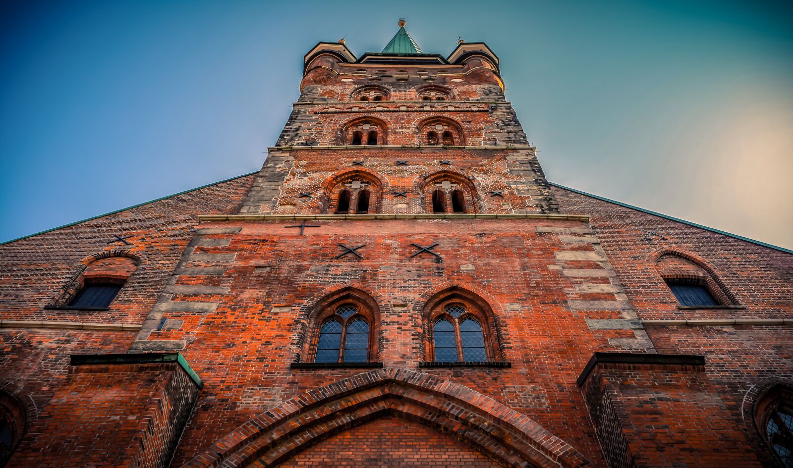 Sony a7 II + Sony FE 28-70mm F3.5-5.6 OSS sample photo. Architecture, building, church photography