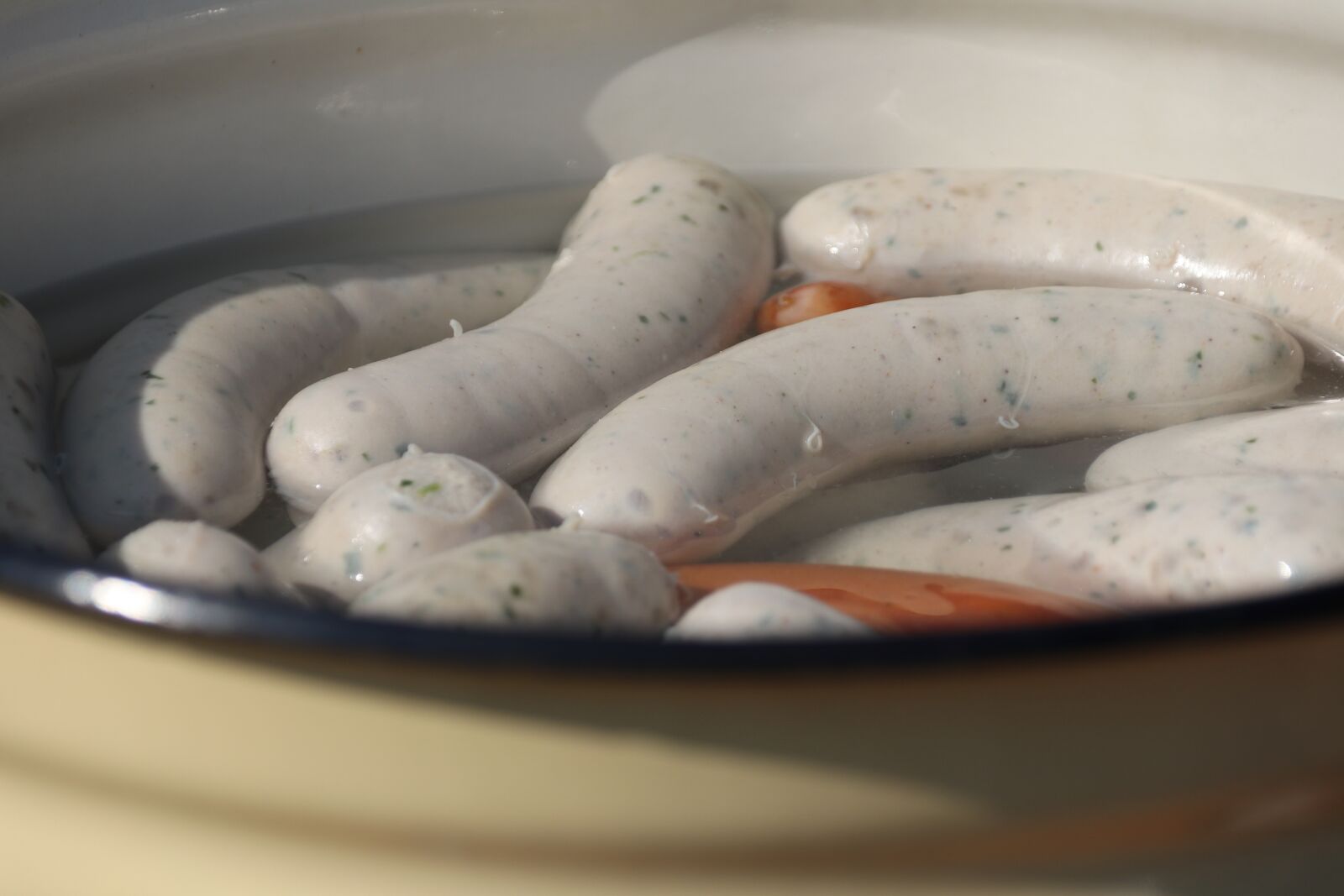 Canon EOS 80D sample photo. Pot of sausages, cooking photography