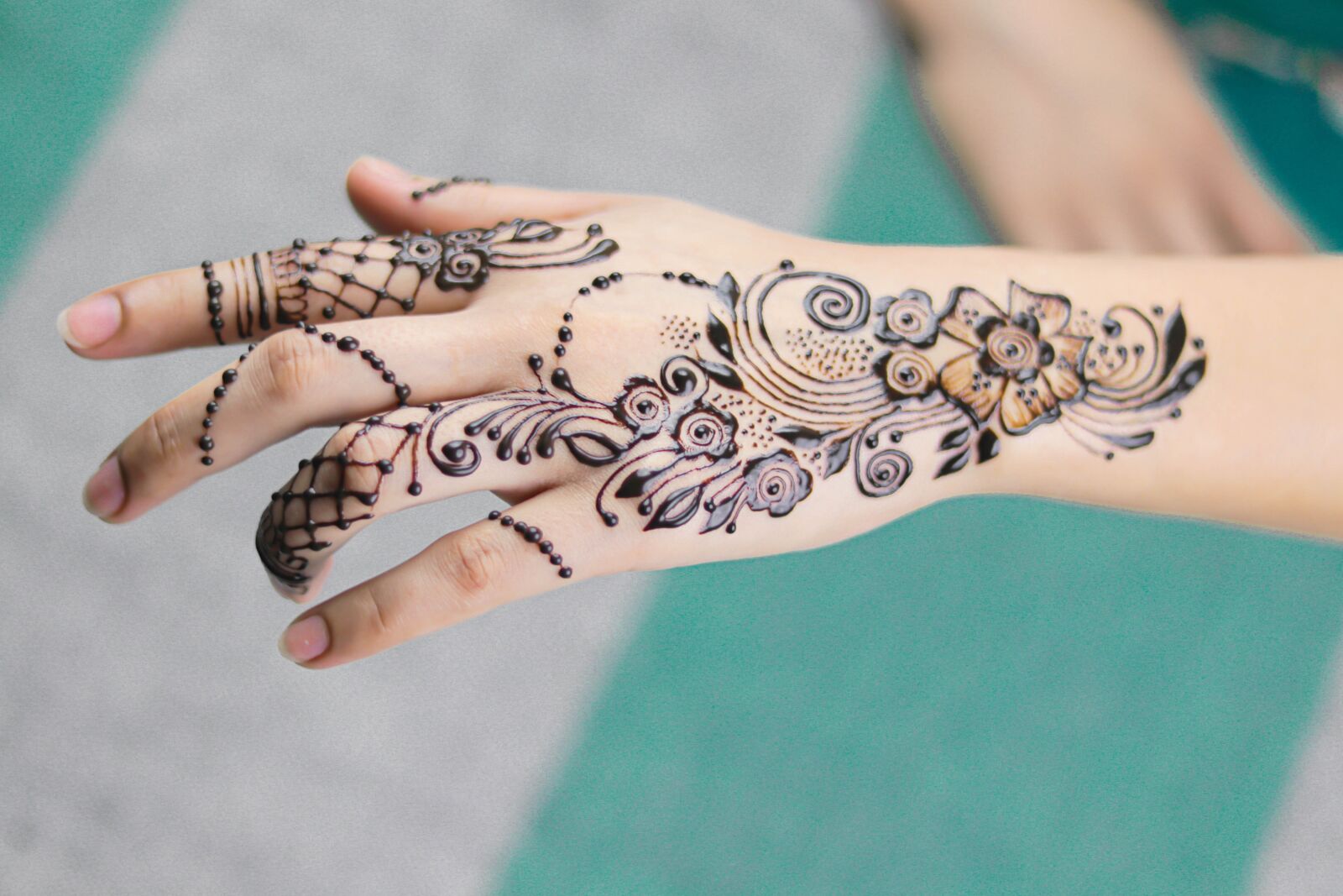 Canon EOS 80D + Canon EF 50mm F1.8 STM sample photo. Indian, tattoo, henna photography