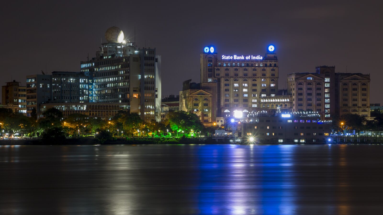 Canon EOS 70D sample photo. Dusk, cityscape, city photography