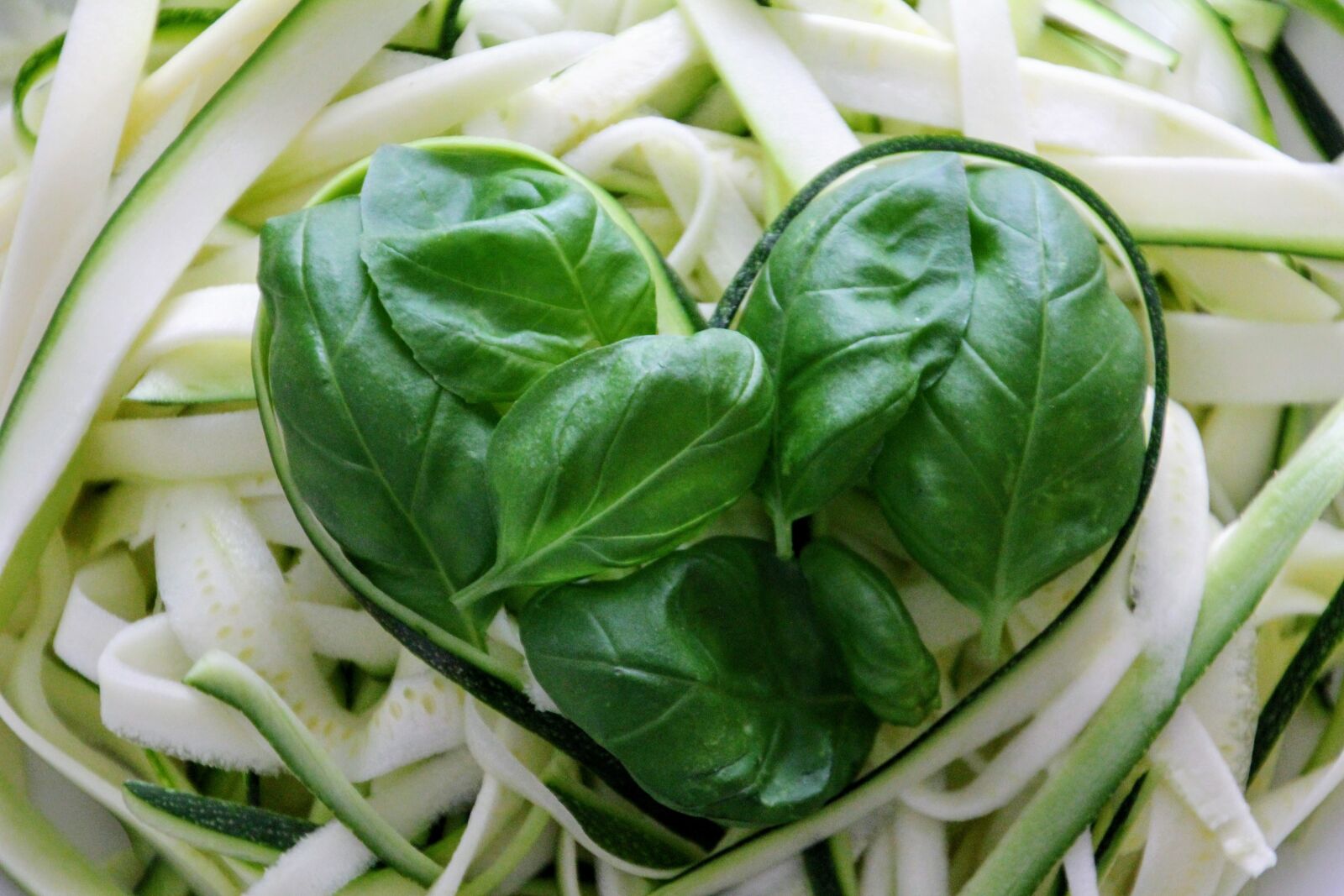 Canon EOS 60D sample photo. Zucchini, delicious, healthy photography