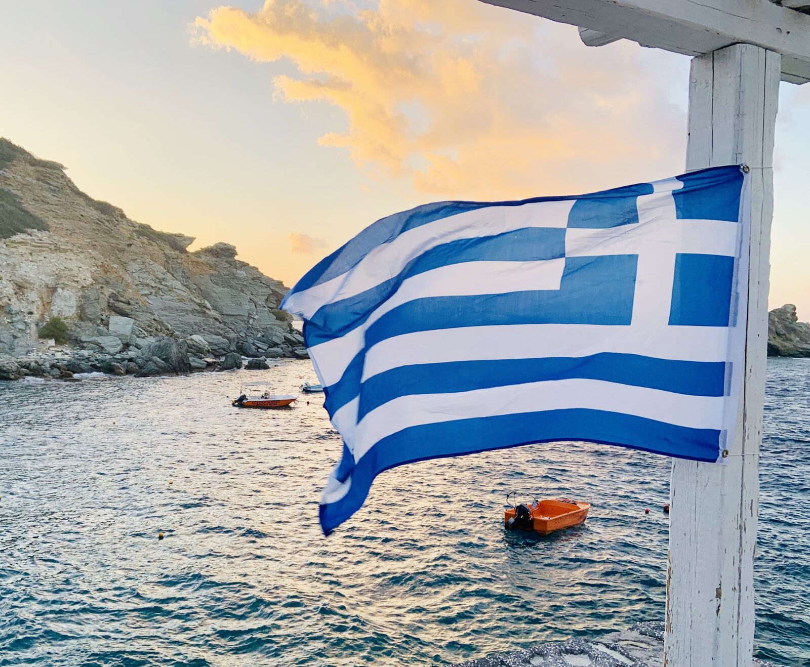 Apple iPhone XR sample photo. Greece, flag, sea photography