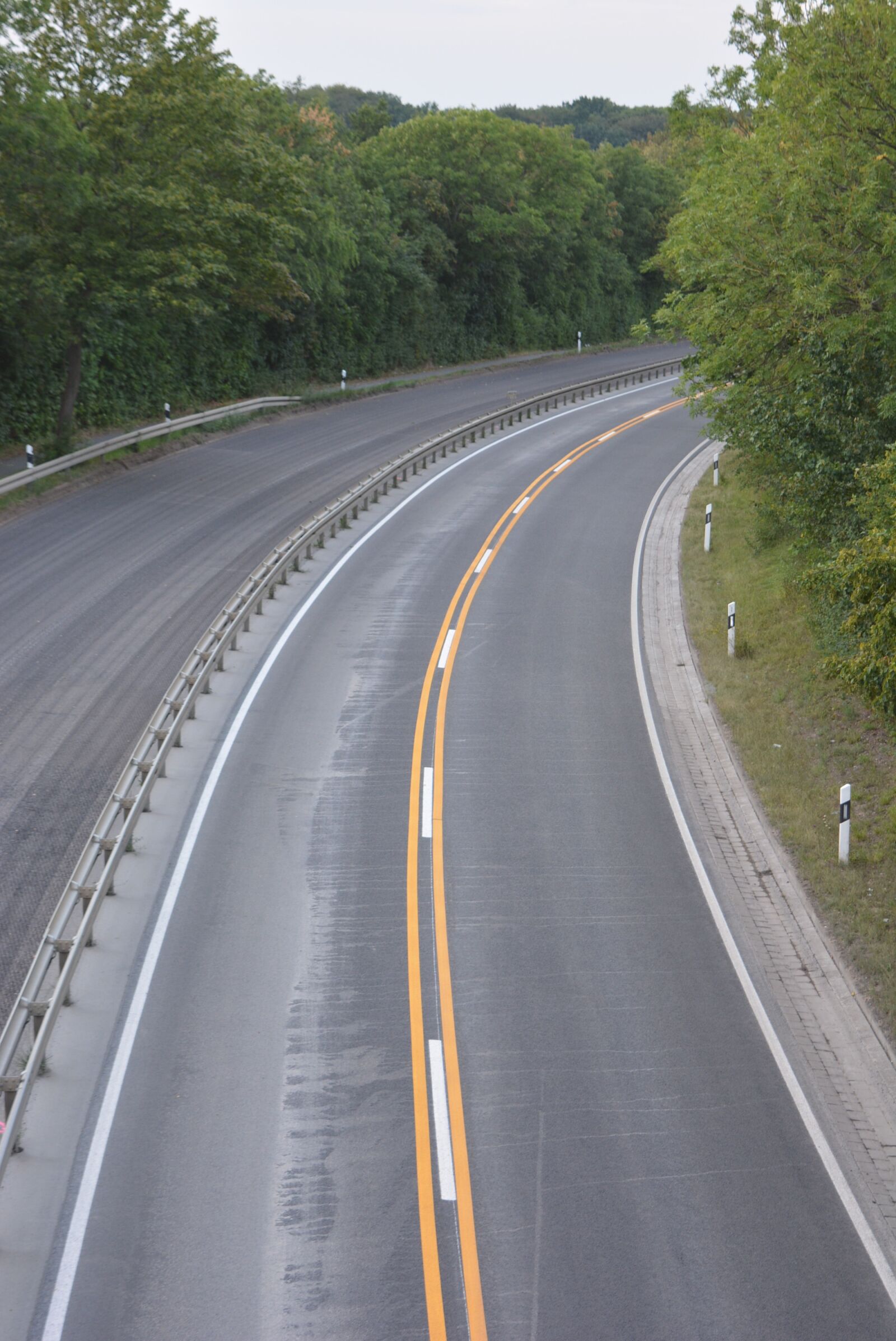 Nikon D5200 sample photo. Road, away quickly, highway photography