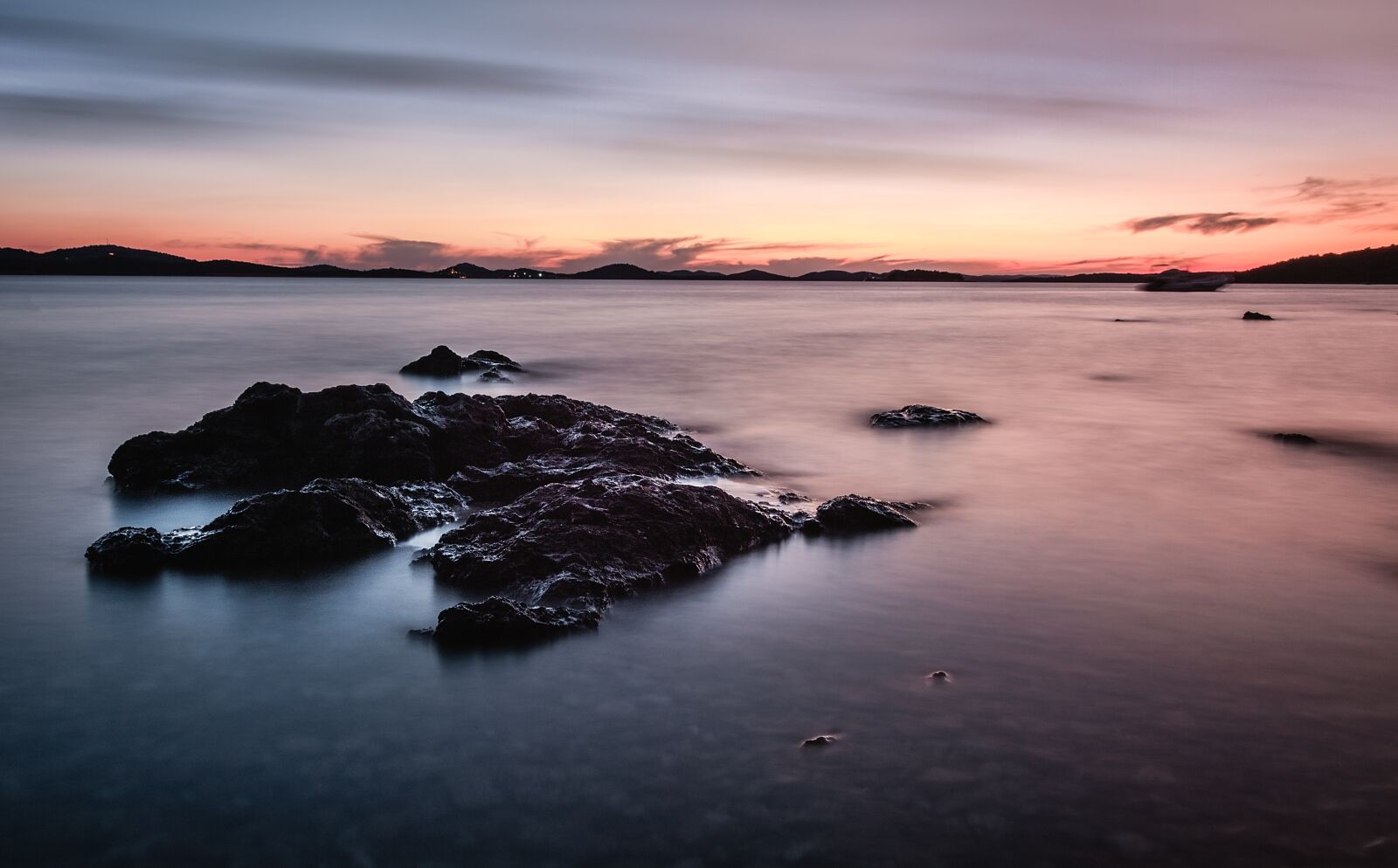 Canon EOS 750D (EOS Rebel T6i / EOS Kiss X8i) sample photo. Blue waters, long exposure photography