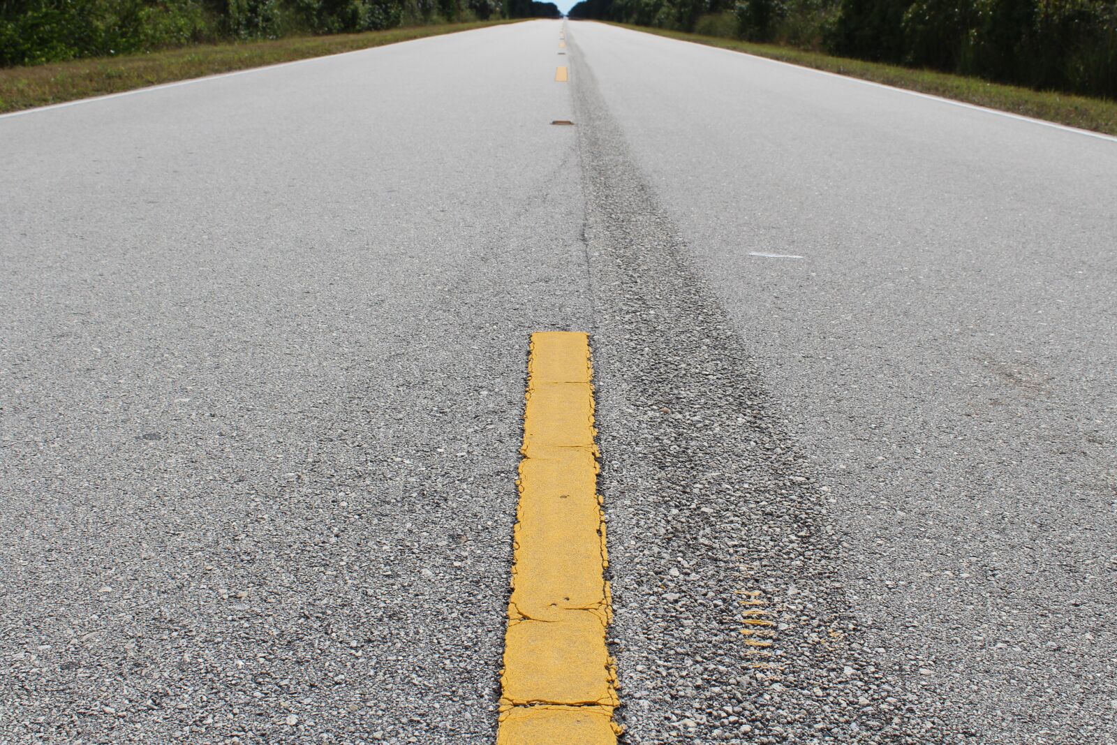 Canon EOS 600D (Rebel EOS T3i / EOS Kiss X5) sample photo. Road, driving, summer photography