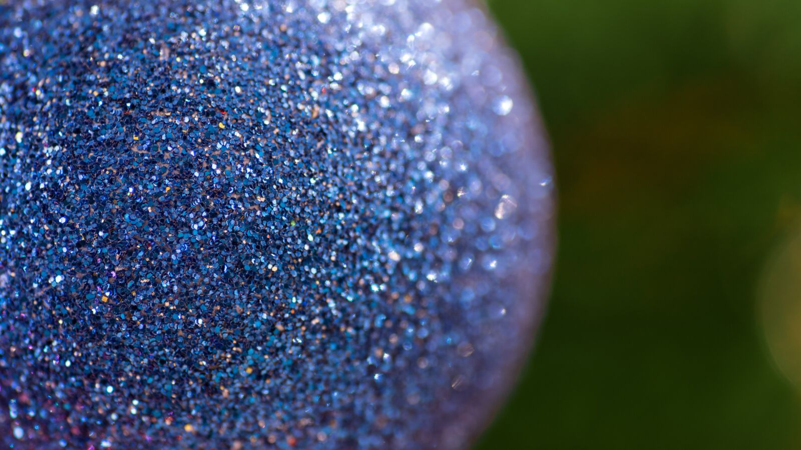 Sony ILCA-77M2 sample photo. Bauble, christmas, tree photography