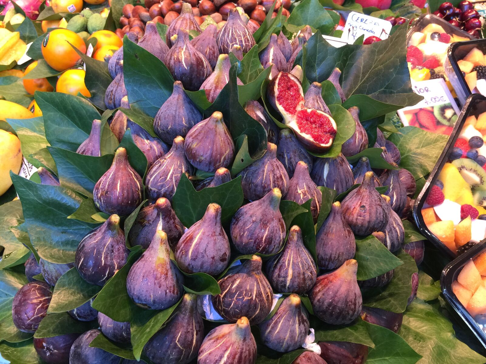 iPhone 6 Plus back camera 4.15mm f/2.2 sample photo. Figs, fruits, display photography