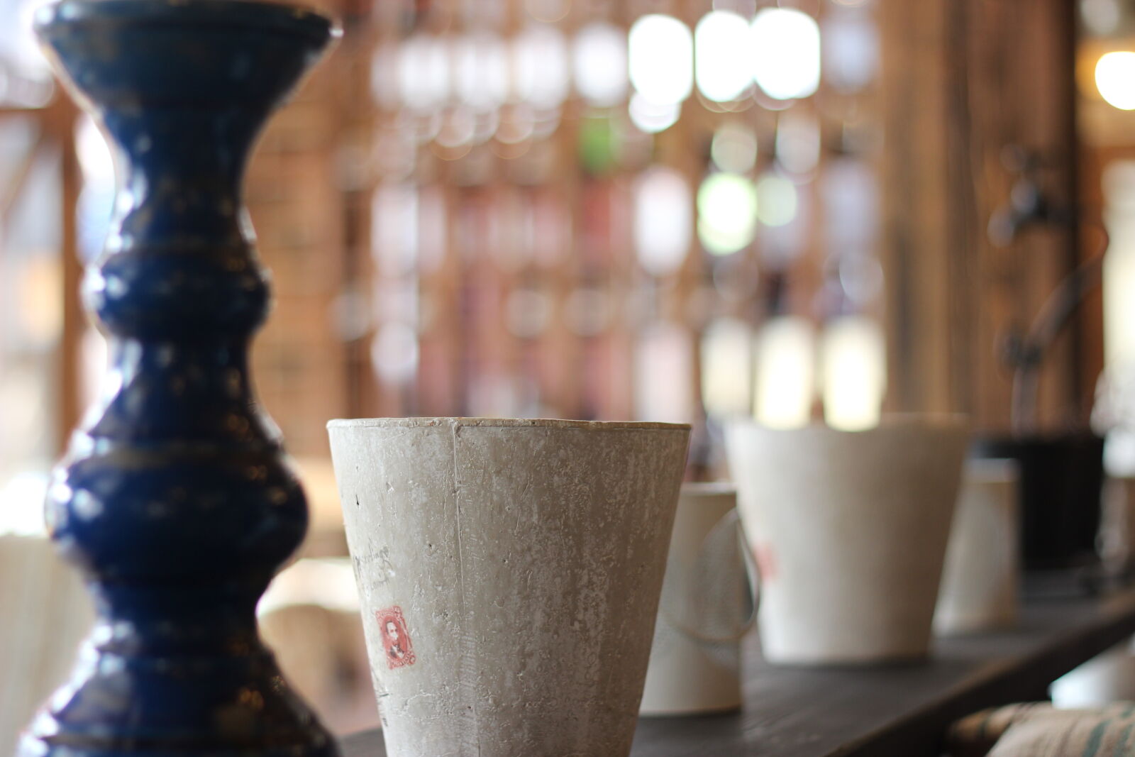 Canon EOS 600D (Rebel EOS T3i / EOS Kiss X5) + Canon EF 50mm F1.8 II sample photo. Details, mugs photography