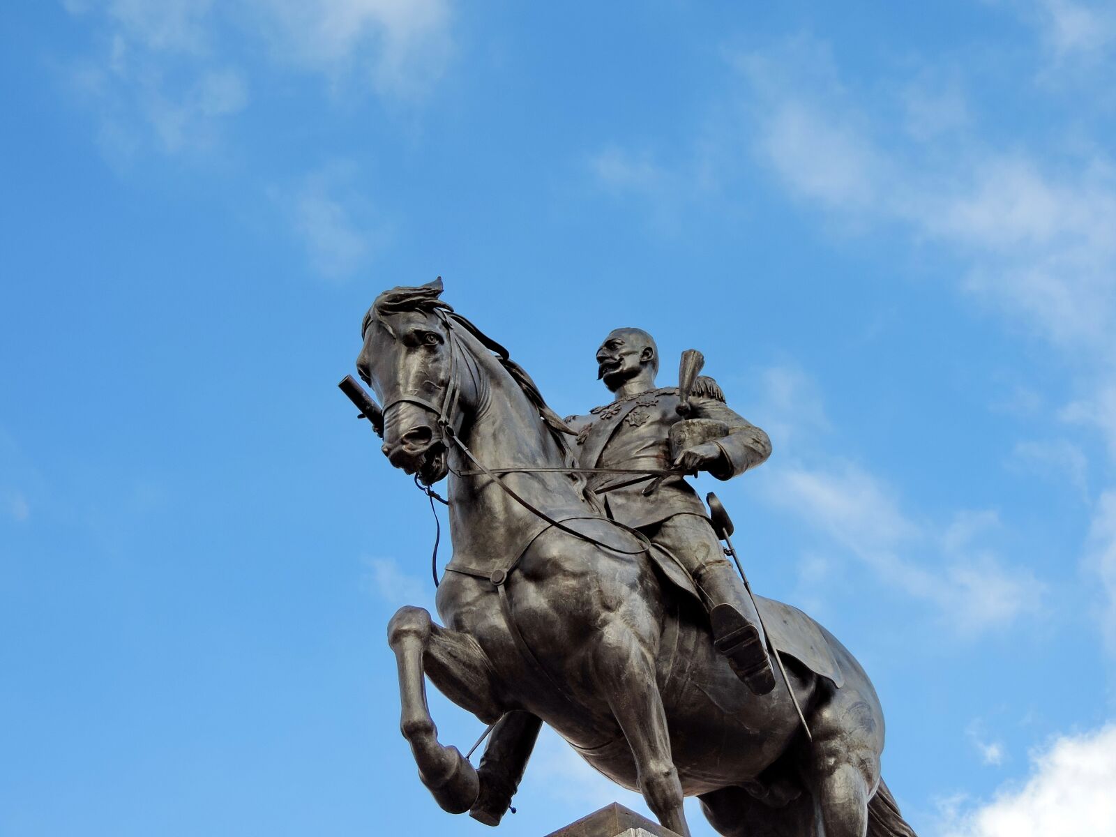 Nikon Coolpix P520 sample photo. Bronze, horse, king, kingdom photography
