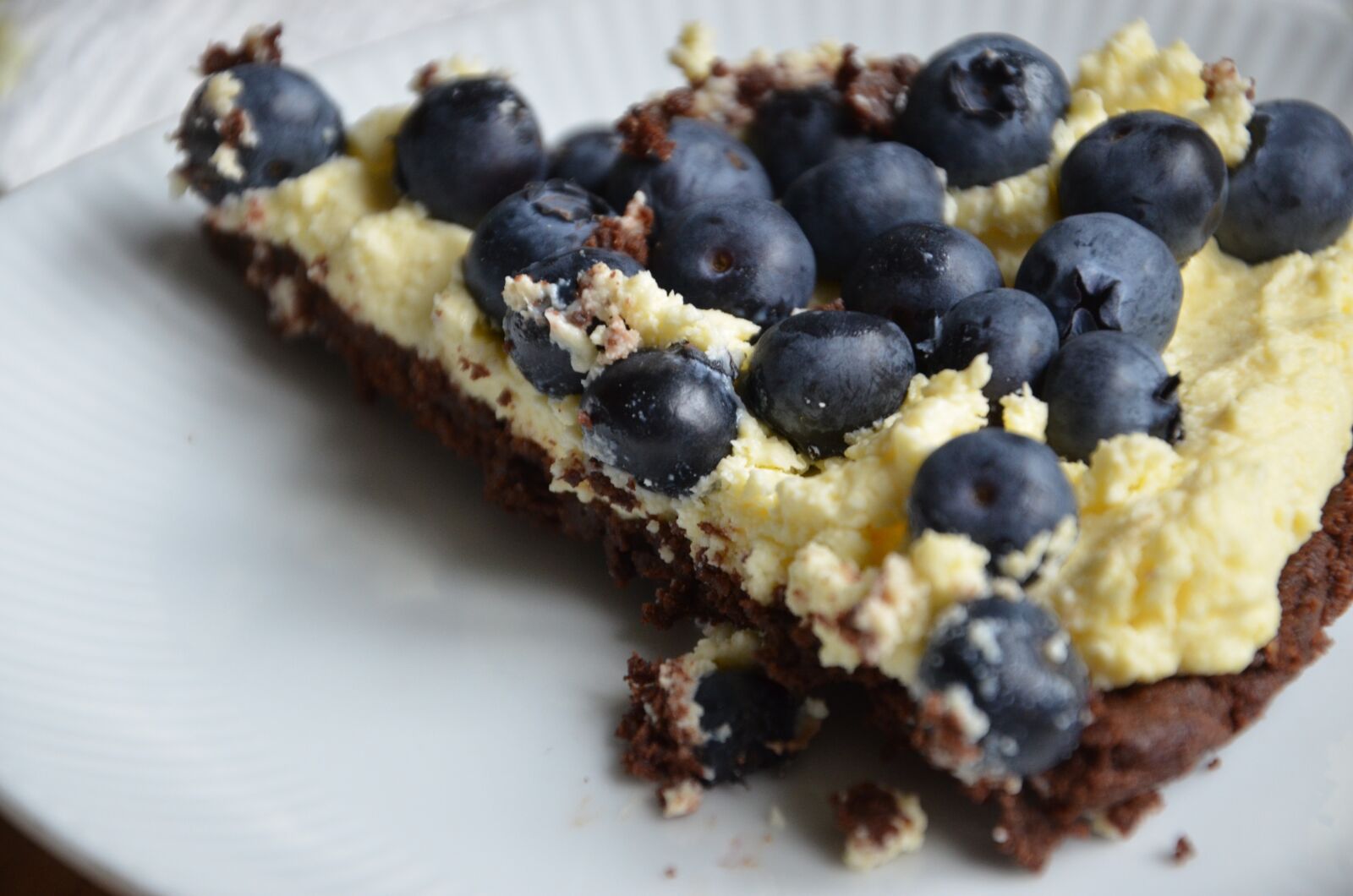 Nikon D7000 sample photo. Cake, blueberries, dessert photography