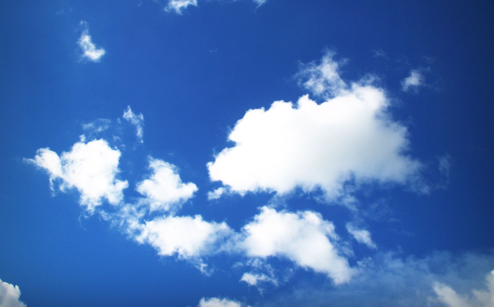 Olympus E-300 (EVOLT E-300) sample photo. Atmosphere, blue, blue, sky photography