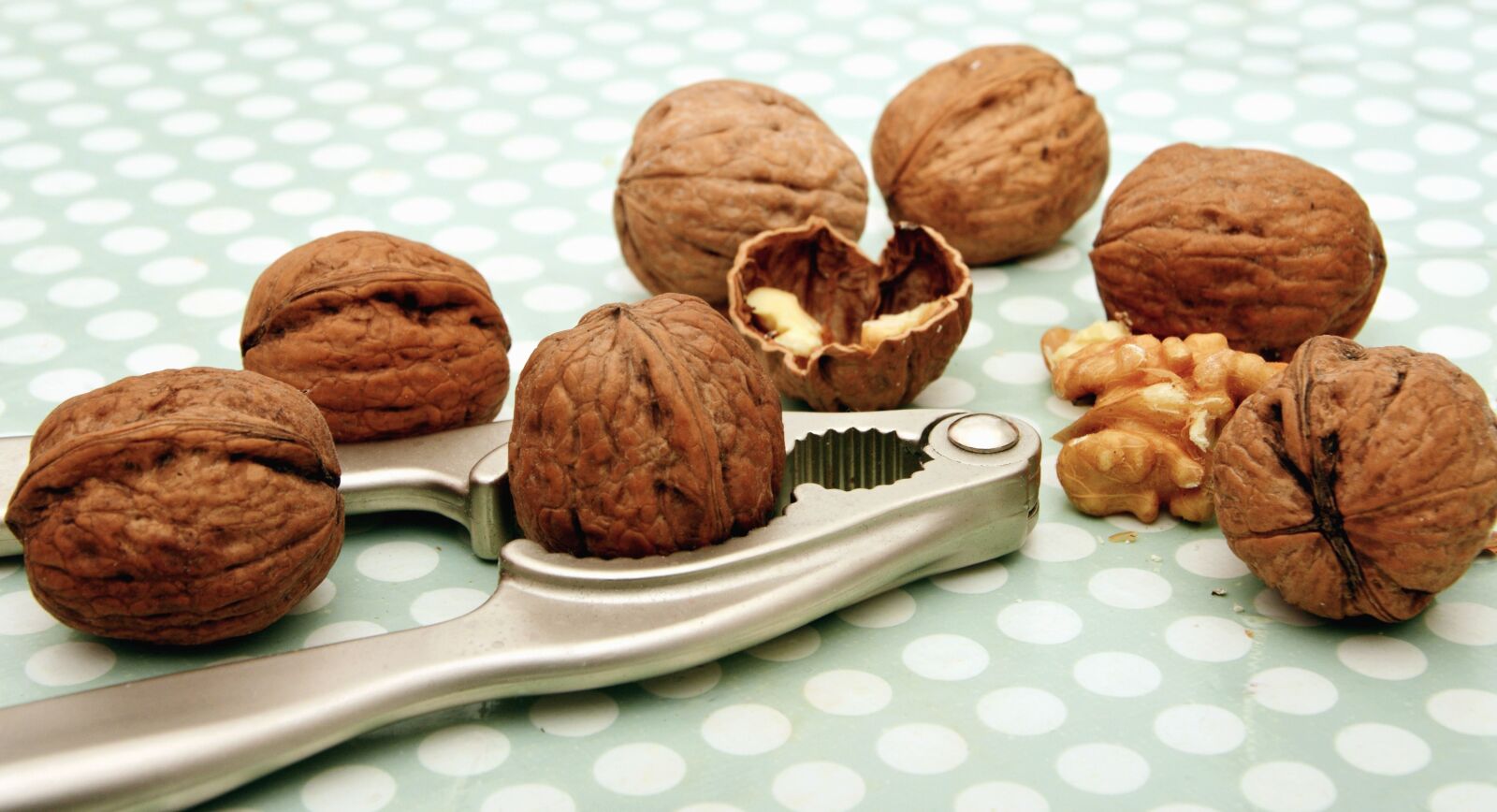 Nikon D5200 sample photo. Nutcracker, walnut, core, food photography