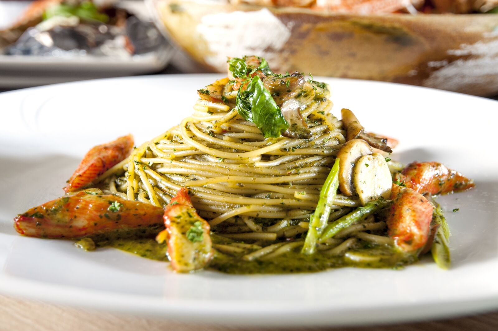 Nikon D90 sample photo. Crab meat, basil, pasta photography