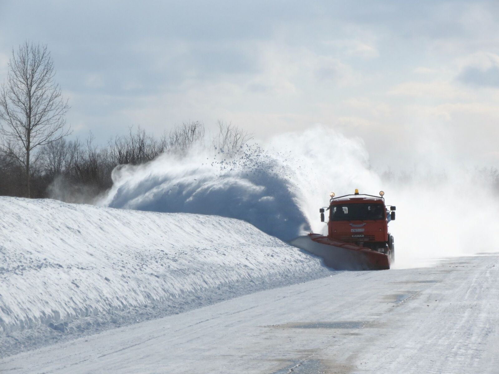 Canon PowerShot SX40 HS sample photo. Road, cleaning, blizzard photography