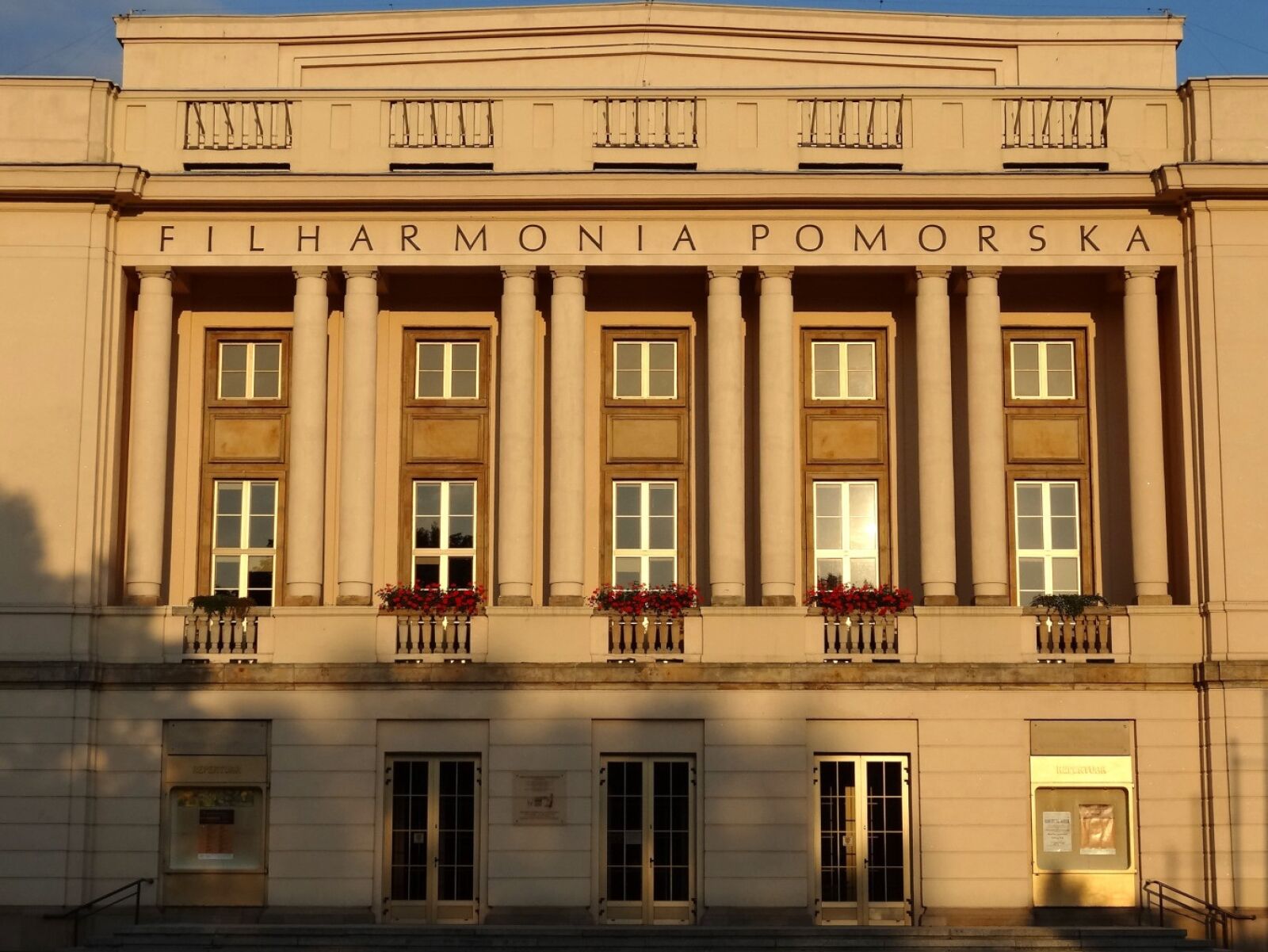 Sony Cyber-shot DSC-HX20V sample photo. Filharmonia pomorska, bydgoszcz, architecture photography