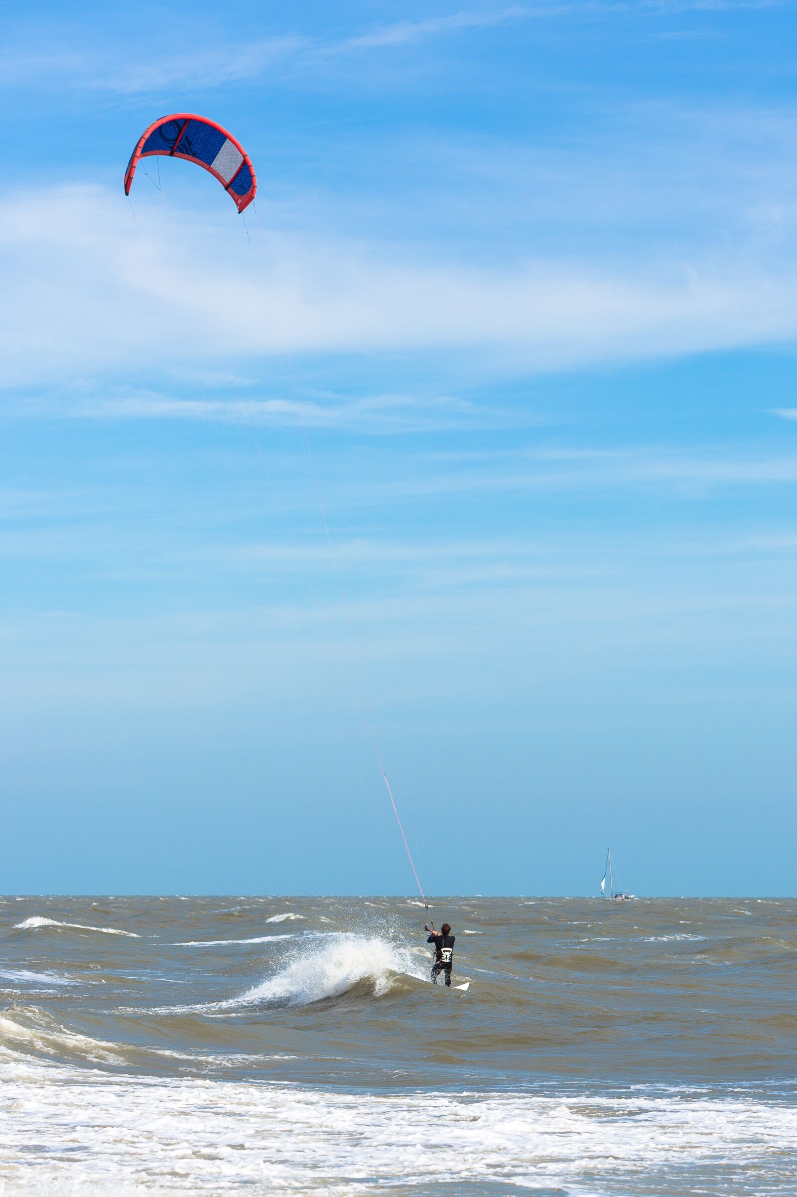 Canon EF 70-200mm F2.8L IS USM sample photo. Kite surfer, wind, sea photography