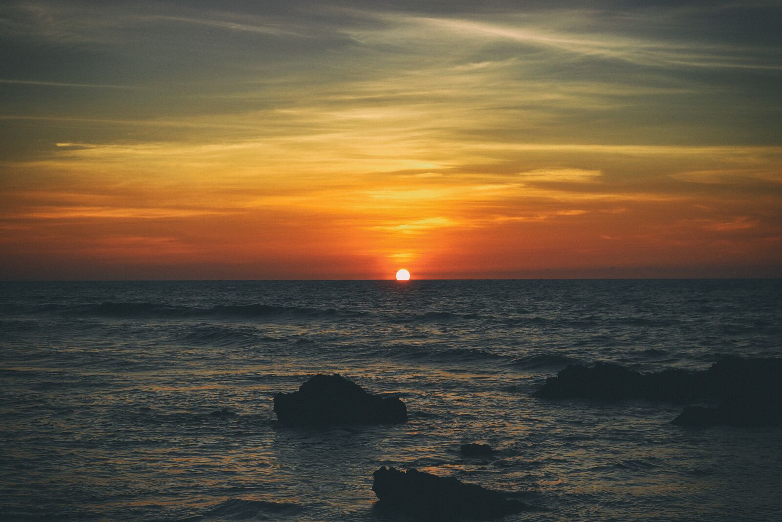 Canon EOS 750D (EOS Rebel T6i / EOS Kiss X8i) sample photo. Sun, beach, sunset photography
