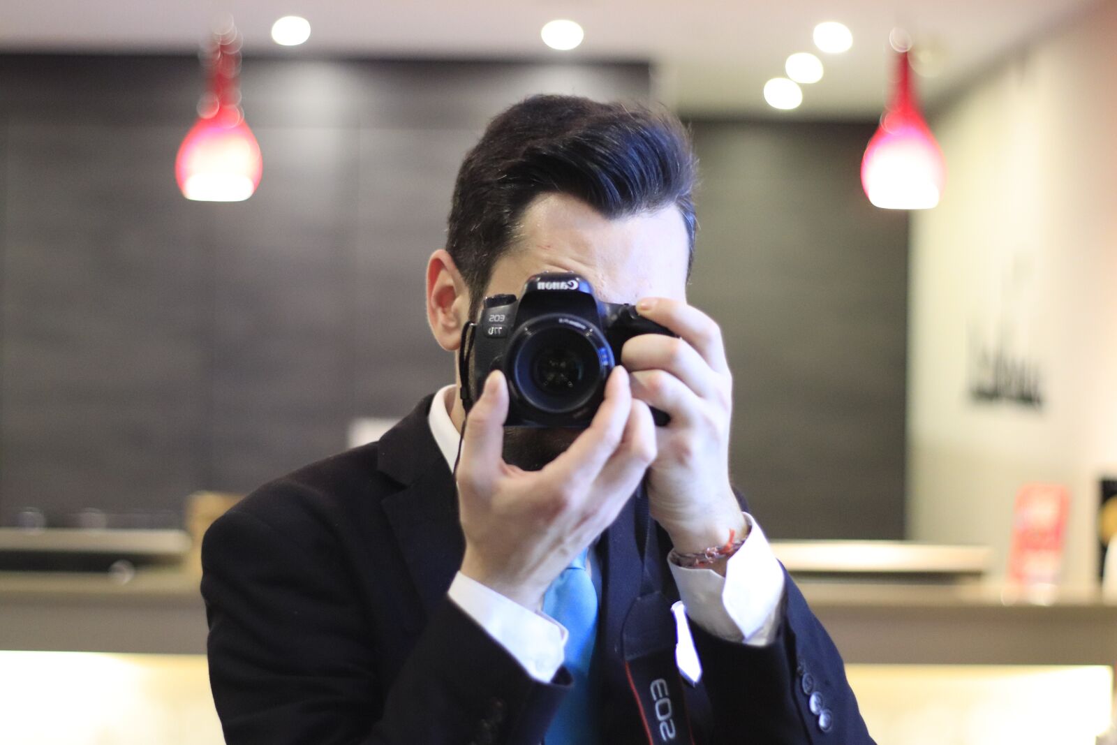 Canon EOS 77D (EOS 9000D / EOS 770D) sample photo. Photographer, portrait, photo photography
