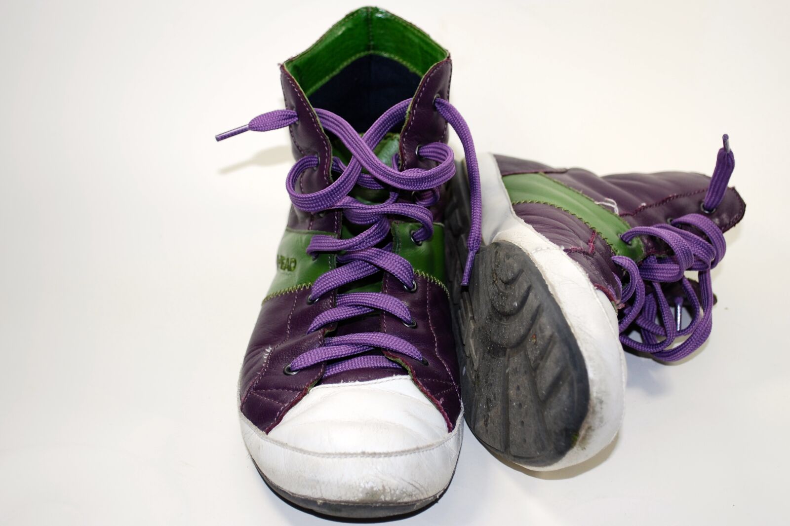 Nikon D60 sample photo. Purple, green, sneakers photography