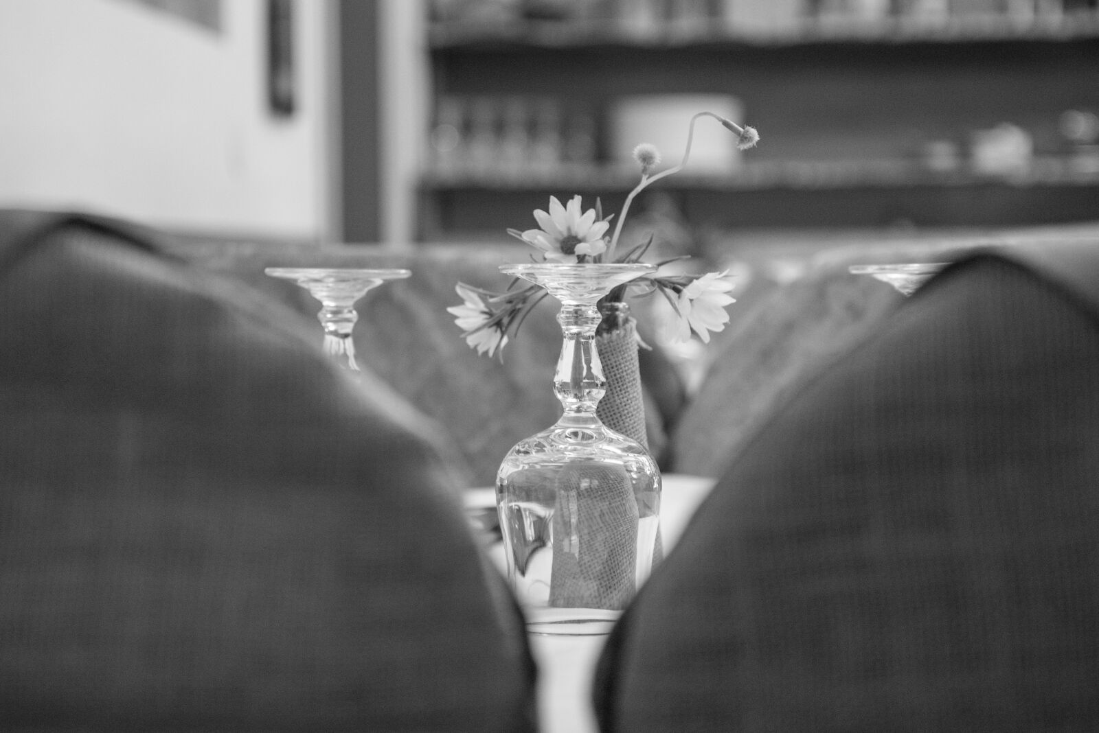 Nikon D600 sample photo. Flower, table, restaurant photography
