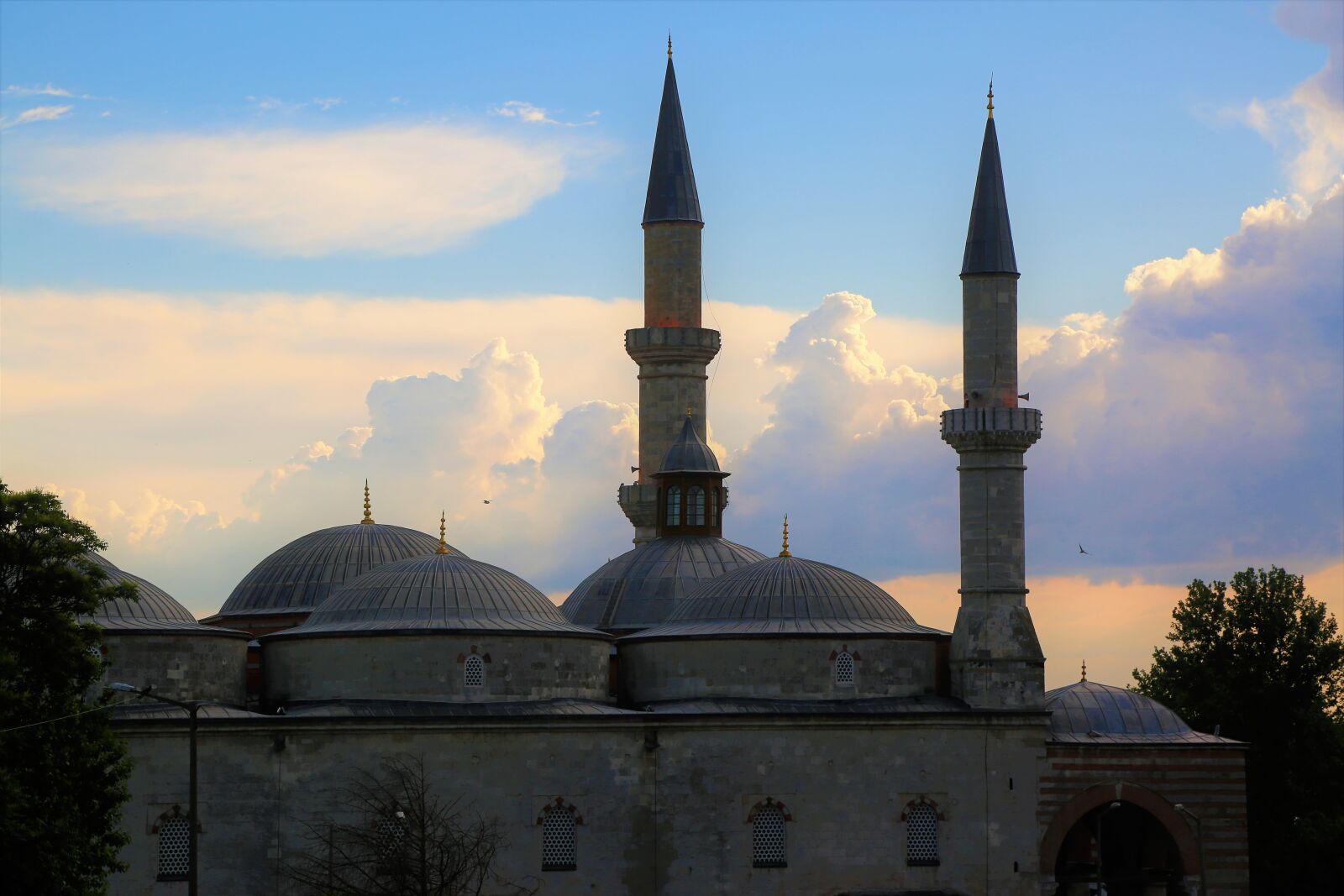 Canon EOS 5D Mark III sample photo. Cami, minaret, islam photography
